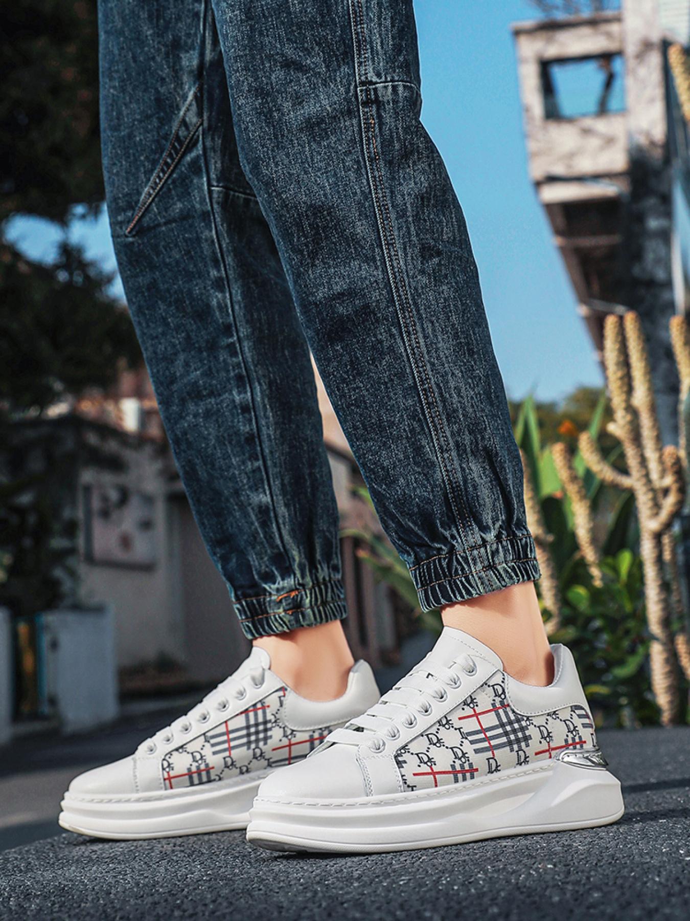 Men's white checkered print thick-soled sneakers, lace-up breathable casual sneakers, trendy versatile height-increasing sports shoes