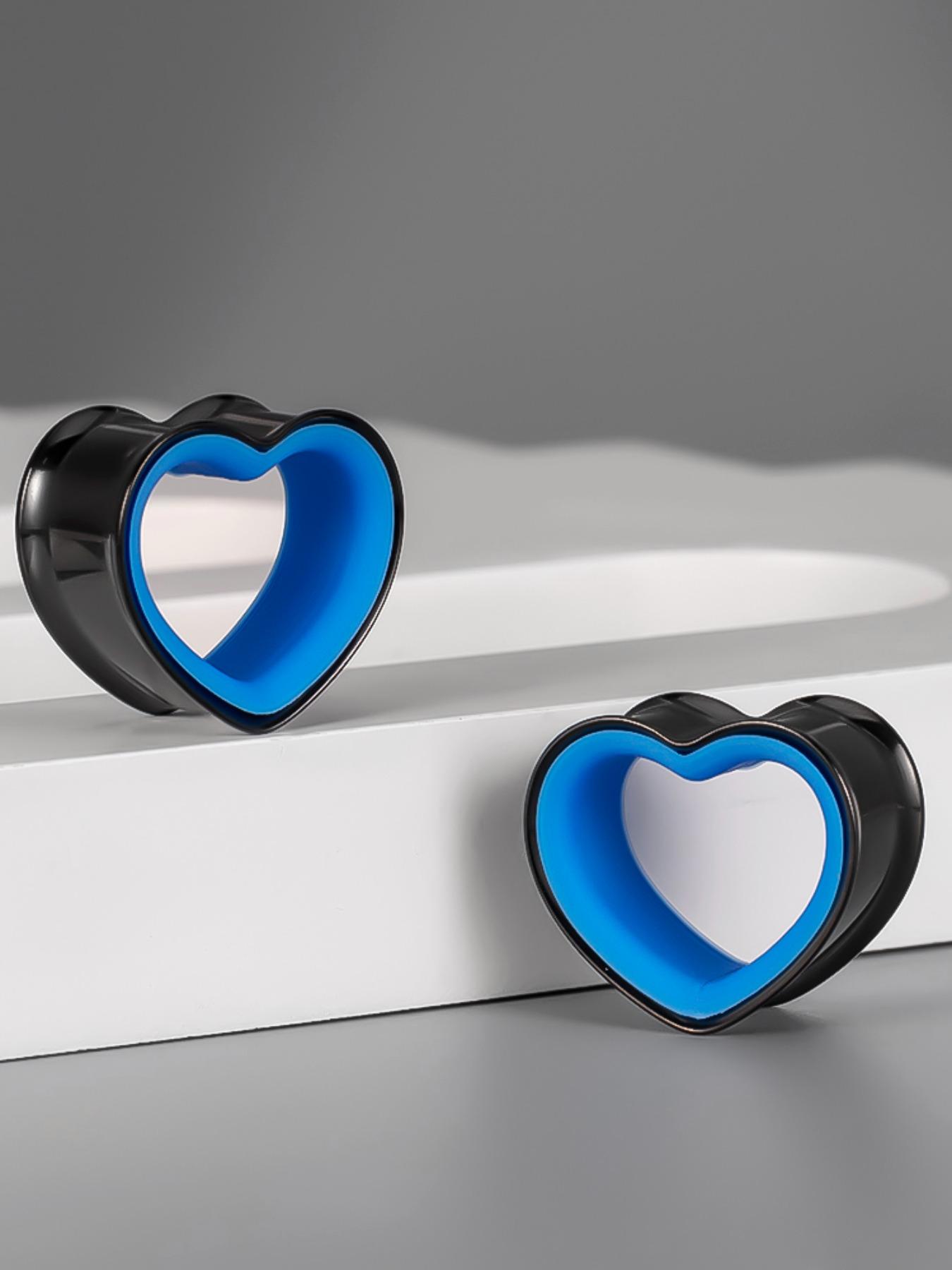 vanku 2pcs Hollow Heart Shape Ear Tunnels Plugs, Stainless Steel Hypoallergenic Piercing Gauges Earrings, Unisex Gift for Women Men