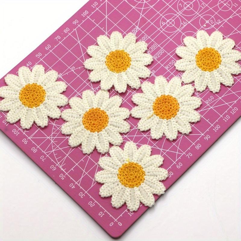 3pcs DIY flower accessories Small daisies flower embroidery flower clothing bag hair accessories Daisy flower pattern patch embroidery Applique sewing patch, for skirt T-shirt dress DIY clothing accessories, Daisy embroidery patch, clothing decoration