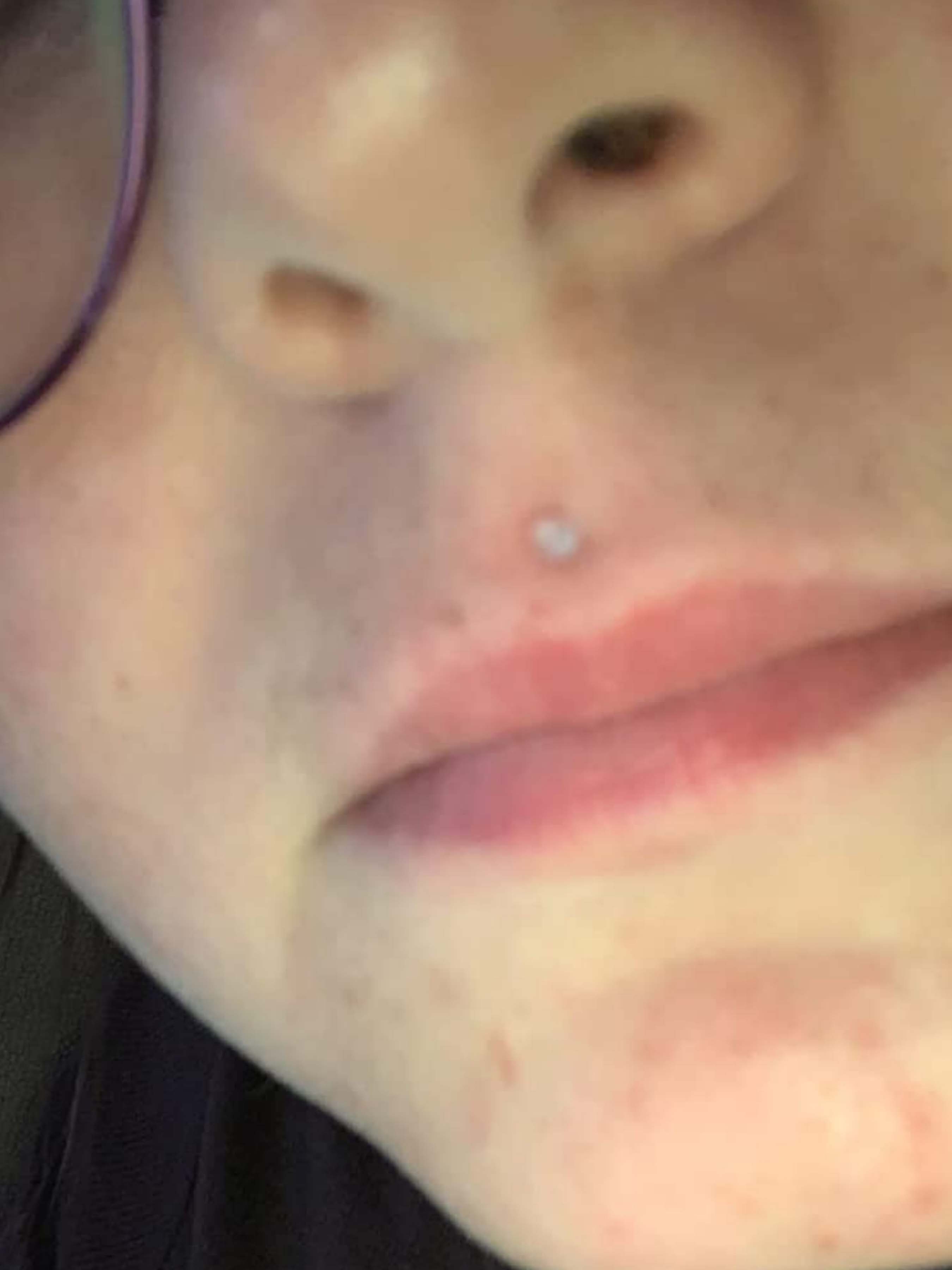 Clear Nose Rings & Studs - Plastic Nose Piercing Retainers - 16g, 20g - Clear Cartilage Earrings & Lip Piercing Retainer