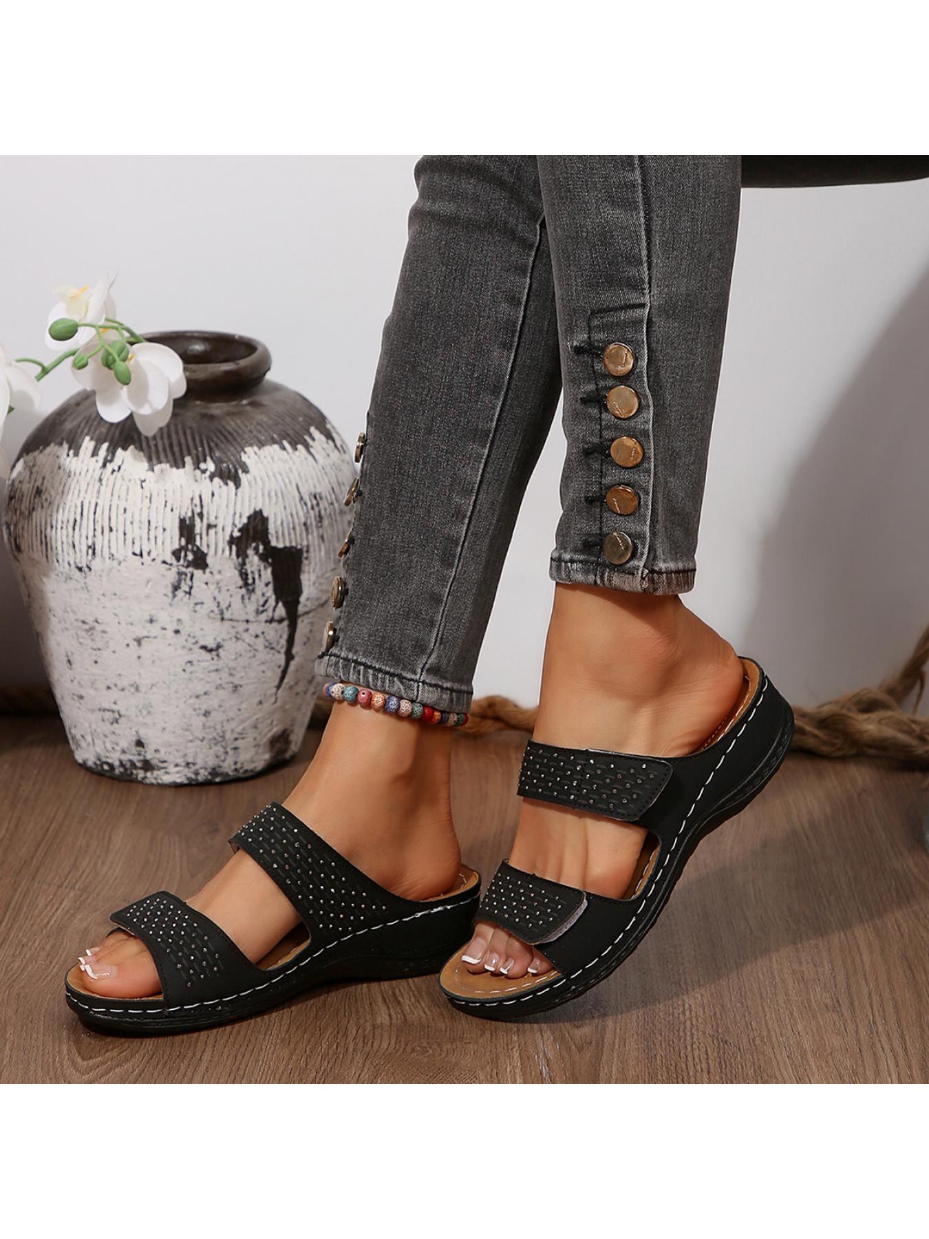 Women's slide sandals with full rhinestone design, simple yet stylish and eye-catching. Featuring thick, comfortable soles that add height without tiring your feet, a must-have for commuting and dating.