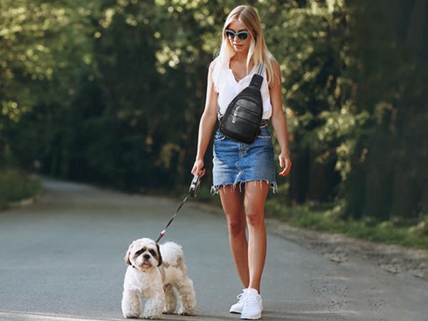 Leresas Crossbody Bag for Women Men, 7L Vegan Leather Shoulder Bag, Anti-Theft Crossbody Purse Analog Bag, Small Sling Backpack Chest Bags with Adjustable Strap, Everyday Bag for Travel Essentials Work, Ideal Gifts for Birthday Festivals Anniversaries