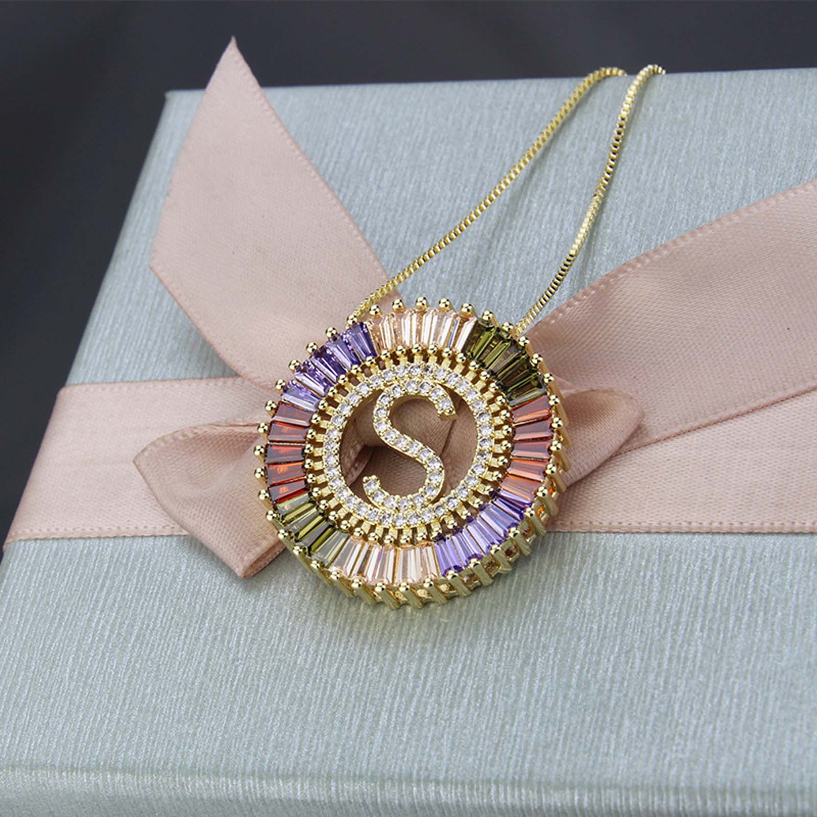 Colored zircon letter necklace round hollow pendant 26 English letters clavicle chain men and women can be anniversary gifts name initials