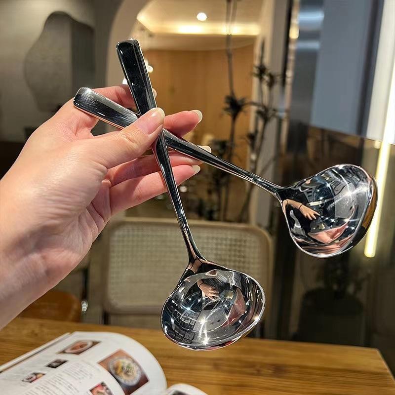 1Pc Stainless Steel Large Head Spoon Adult Drinking Soup Thickened Long Handle Household Kitchen Seasoning Drinking Porridge Hot Pot Special Large Serving Soup Long Handle Spoon Large Mouth Dry Rice Spoon for Restaurant Tableware