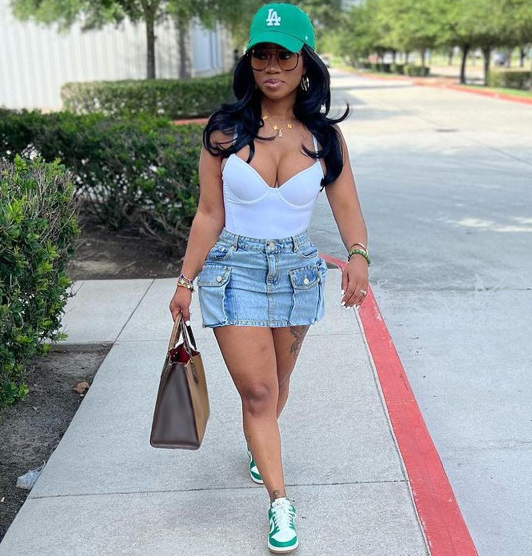 Women's Low Waist Button Bodycon Mini Cargo Denim Skirt with Pocket Cute Style Casual Summer baggy jeans