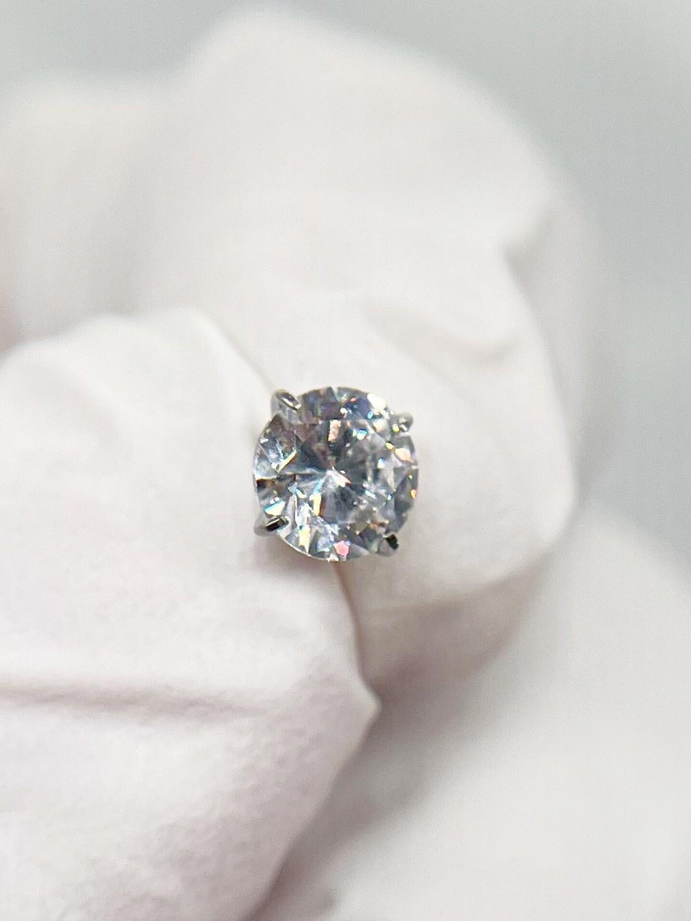 16g G23 Titanium Round Cz Top Internally Threaded Nickle Free Labret Piercing, Silver Color Earring, Flat Back Studs for Body Jewelry