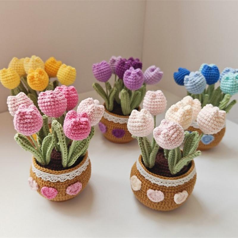 Hand-crocheted tulip bonsai, DIY yarn artificial bouquet, creative crocheted gifts, Mother's Day gifts and toys.