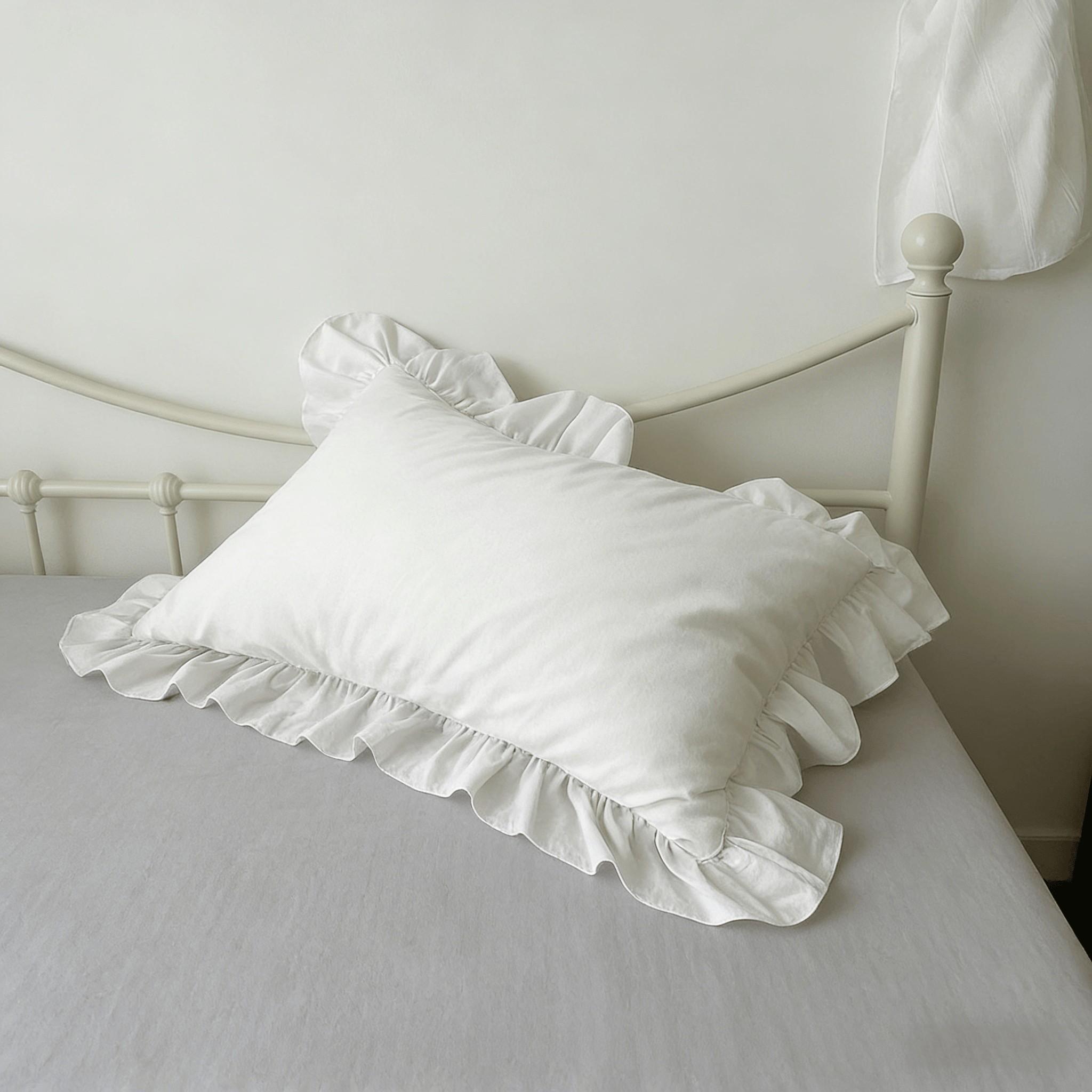 1 Piece Ruffled Pillow, Soft Comfortable Cushion with Filling, Elegant French Vintage Style, Sofa Living Room Decor, Mother's Day Gift