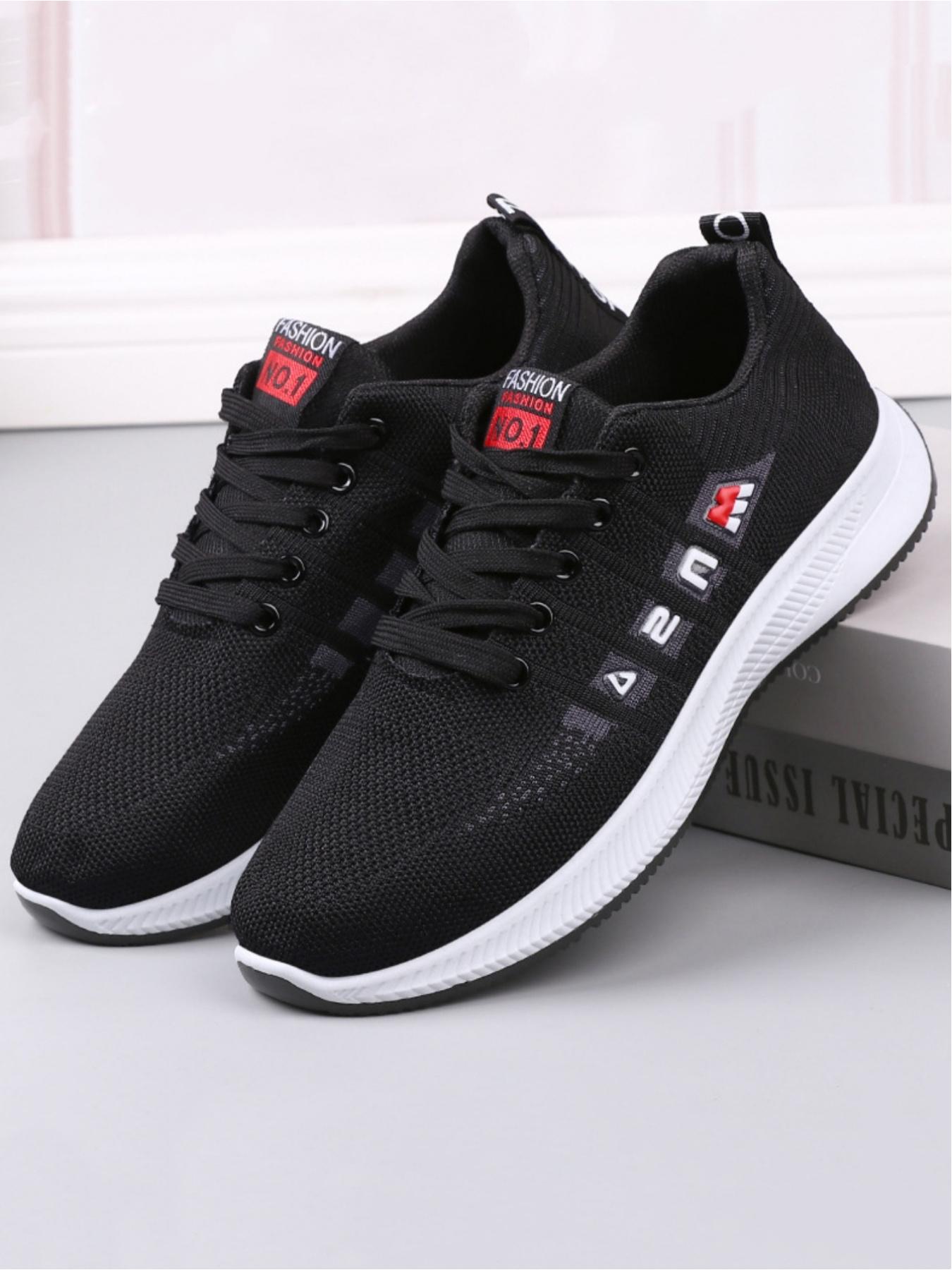 Men's casual sports shoes, made of breathable and comfortable mesh material, with stylish and eye-catching labels, personalized letter decoration design, simple and contrasting red border lines, suitable for daily wear and easy travel