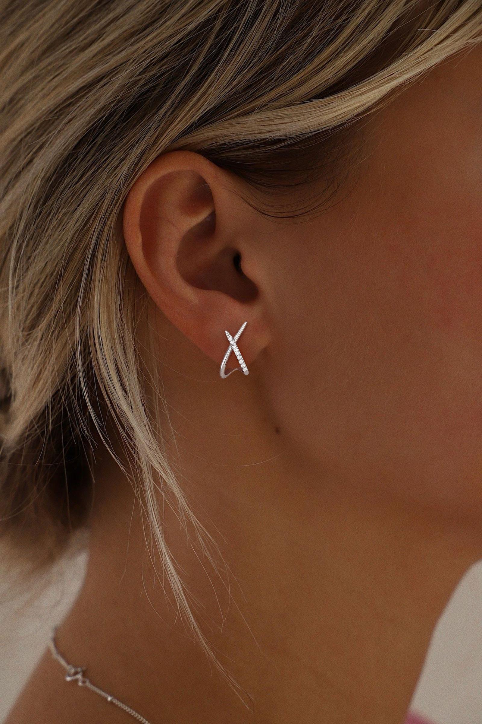 CAROVO 14K Gold-Plated Stud Earrings Dainty Earrings Simple Minimalist Cubic Zirconia Diamond Gold Earrings Hypoallergenic Earring for Women Trendy  Women Gifts