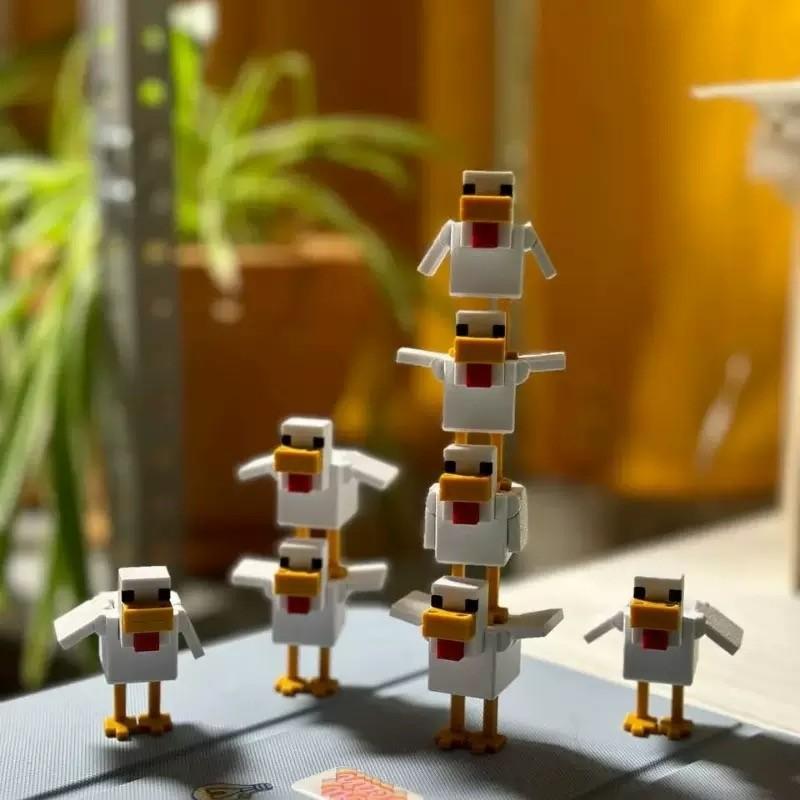 3D Printed Minecraft Feather Chicken Keychain Toy, Rotatable Desk Ornament, Collectible Gaming Accessory, Perfect Gift for Gamers