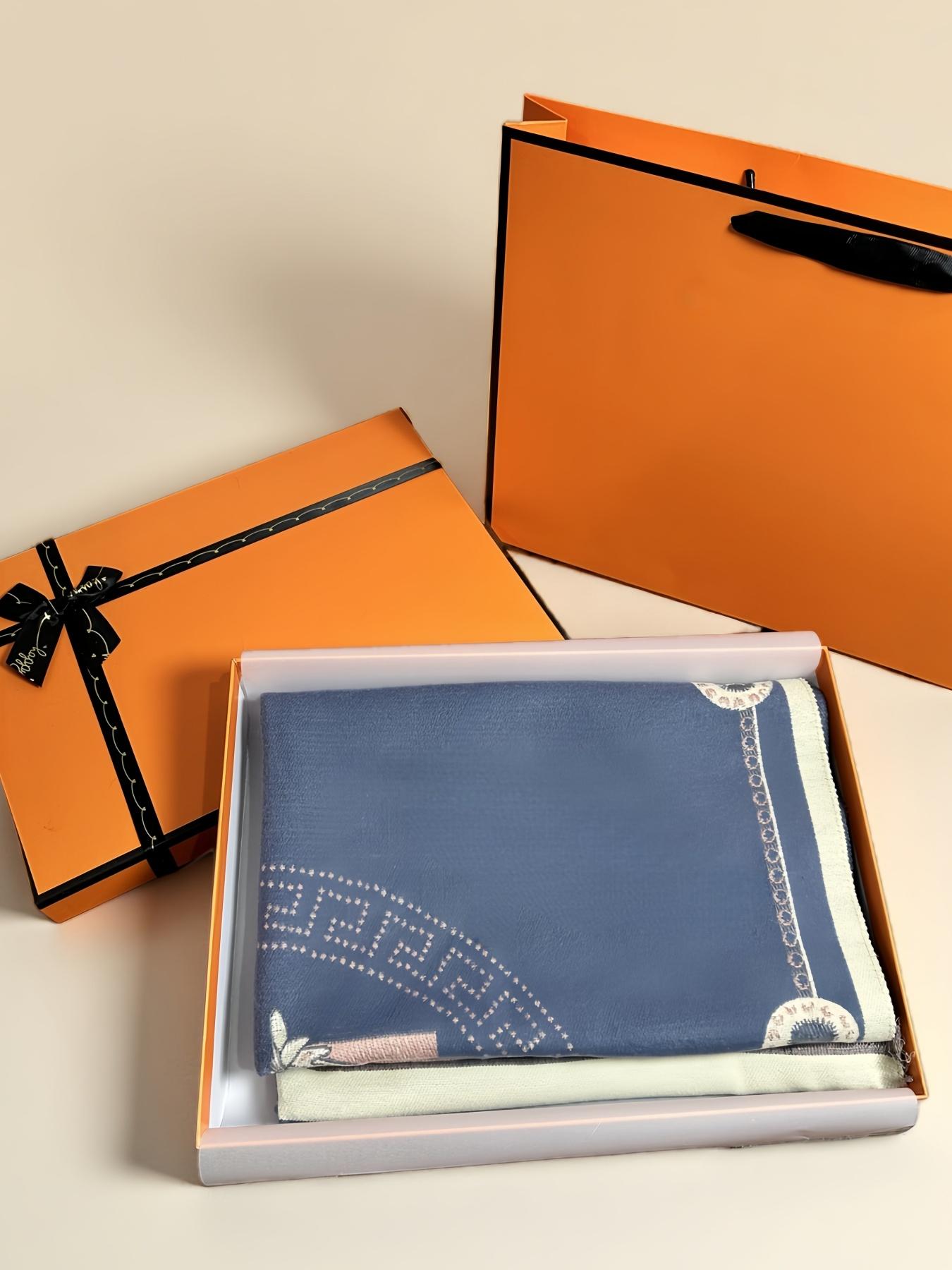 Women's High-Quality Knit Scarf, Warm Fitted Design, Valentine's Day Perfect Gift for Her, Ideal for Fall & Winter, Includes Gift Box, Knitted Scarf