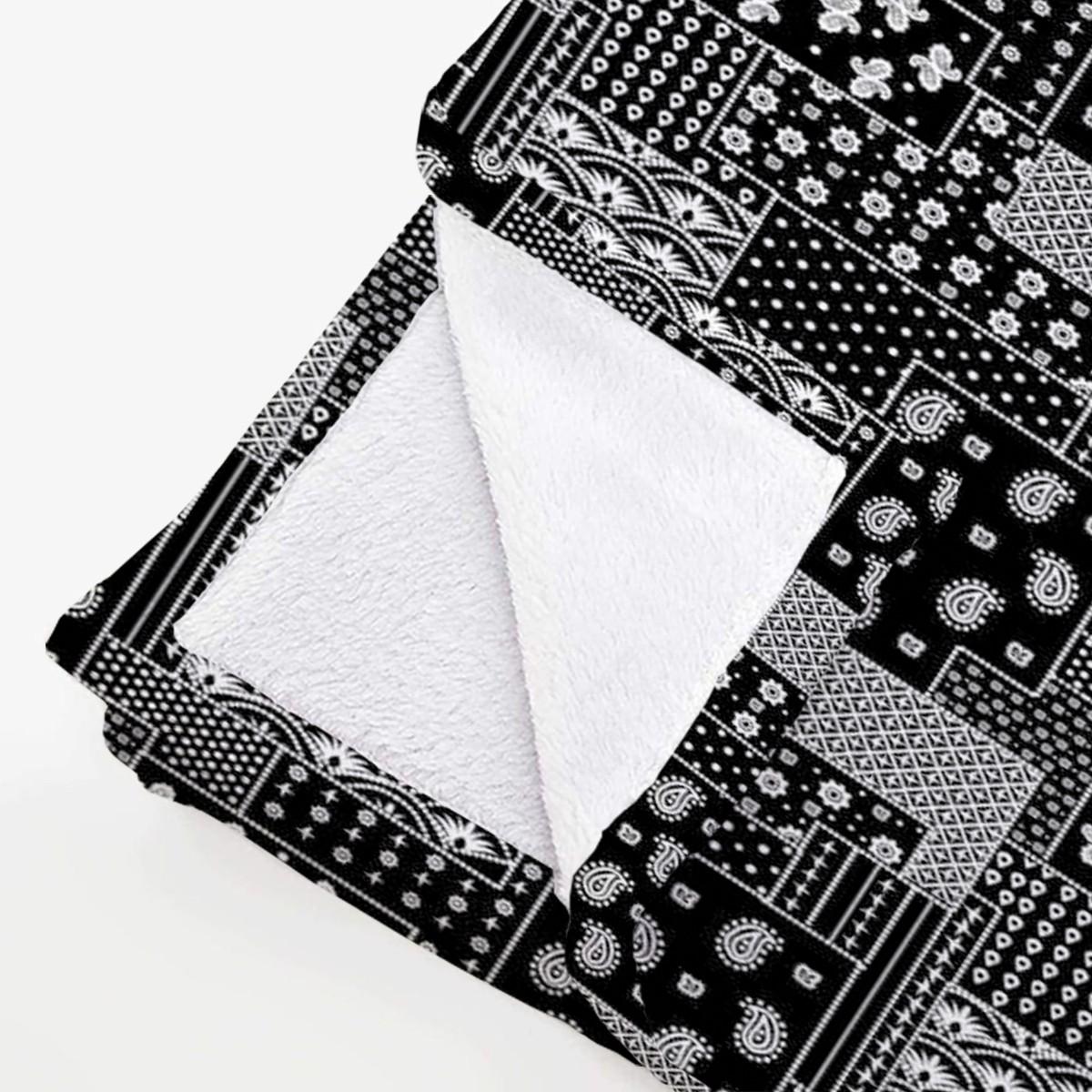 1pc Paisley Pattern Flannel Blanket, Outdoor Travel Universal Cover Blanket, Extra Large Soft Comfortable Digital Print Blanket