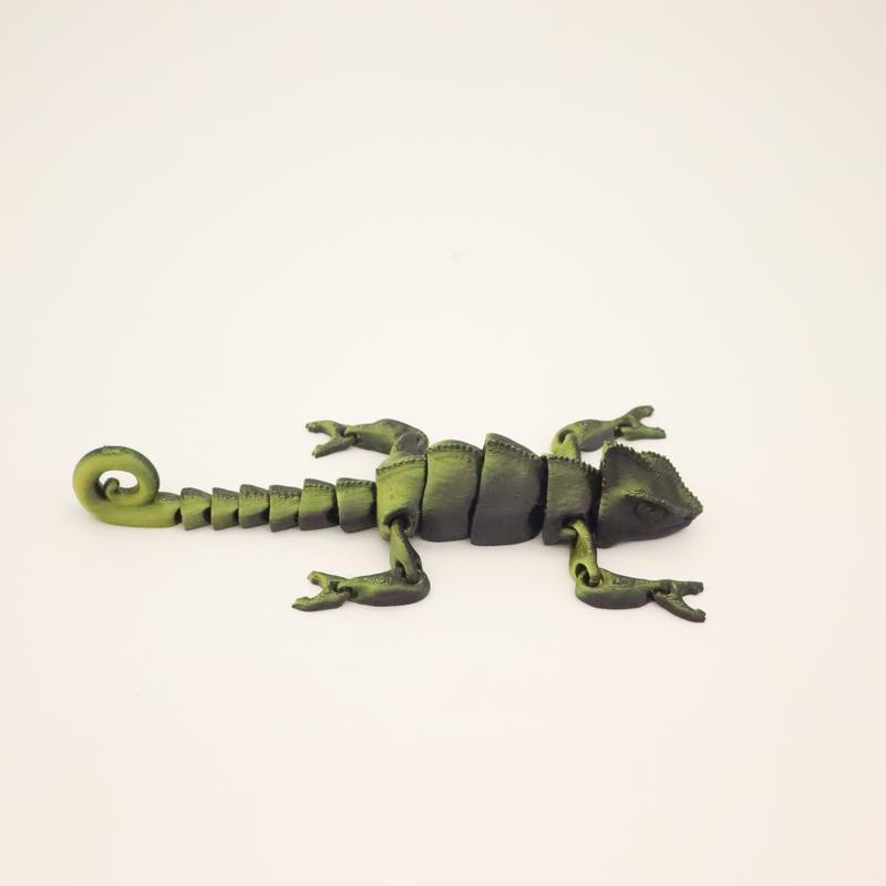 3D Printed Chameleon Figurine with Realistic Eyes, Moving Joints, Articulated Fidget Figurines, Home Decor, Christmas Gift, Birthday Present, Animal Statue