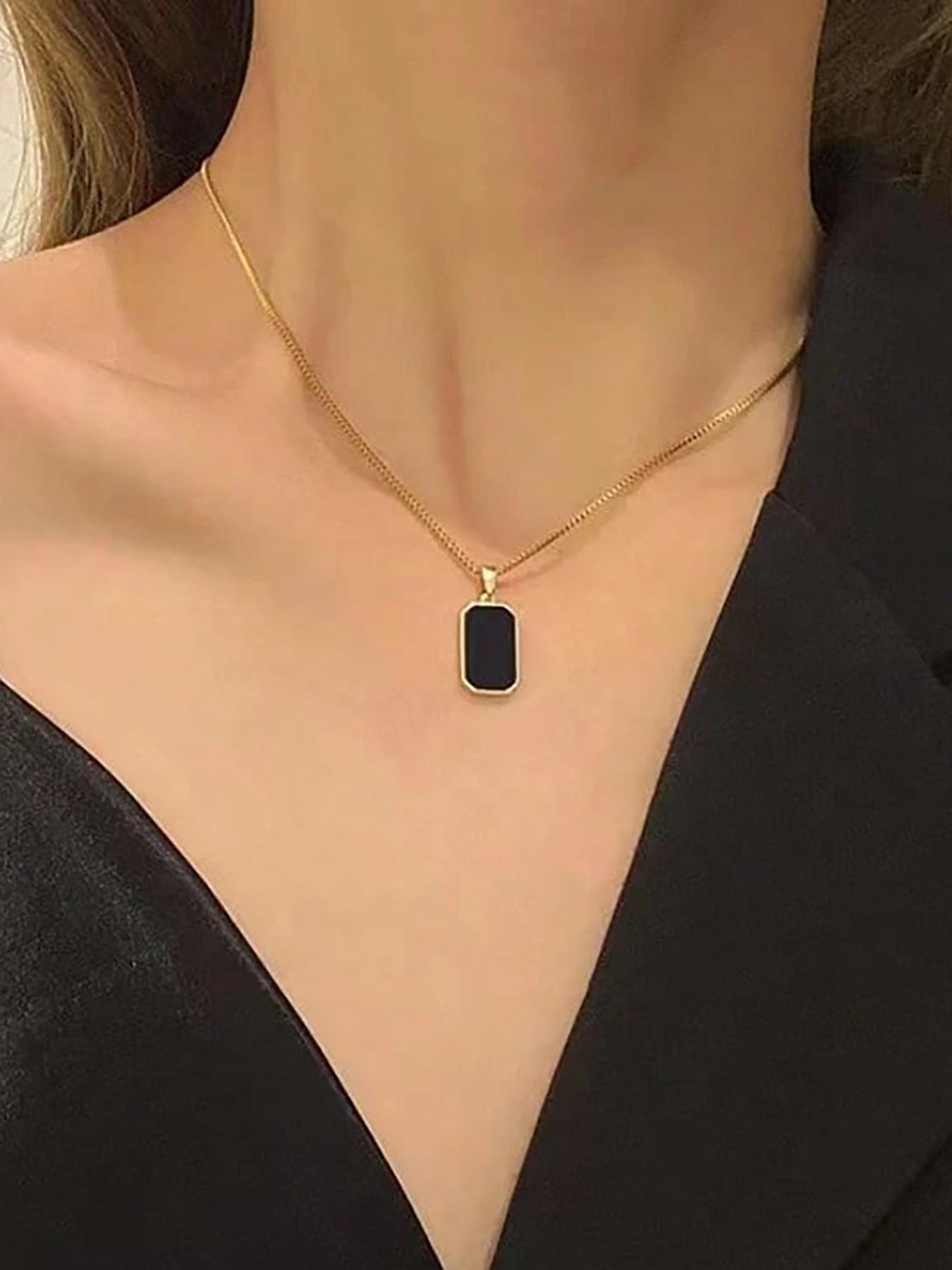 Square Geometric Pendant Necklace, Simple Women's Pendant Necklace, Perfect for Daily Wear Jewelry, Elegant and Minimalist Design