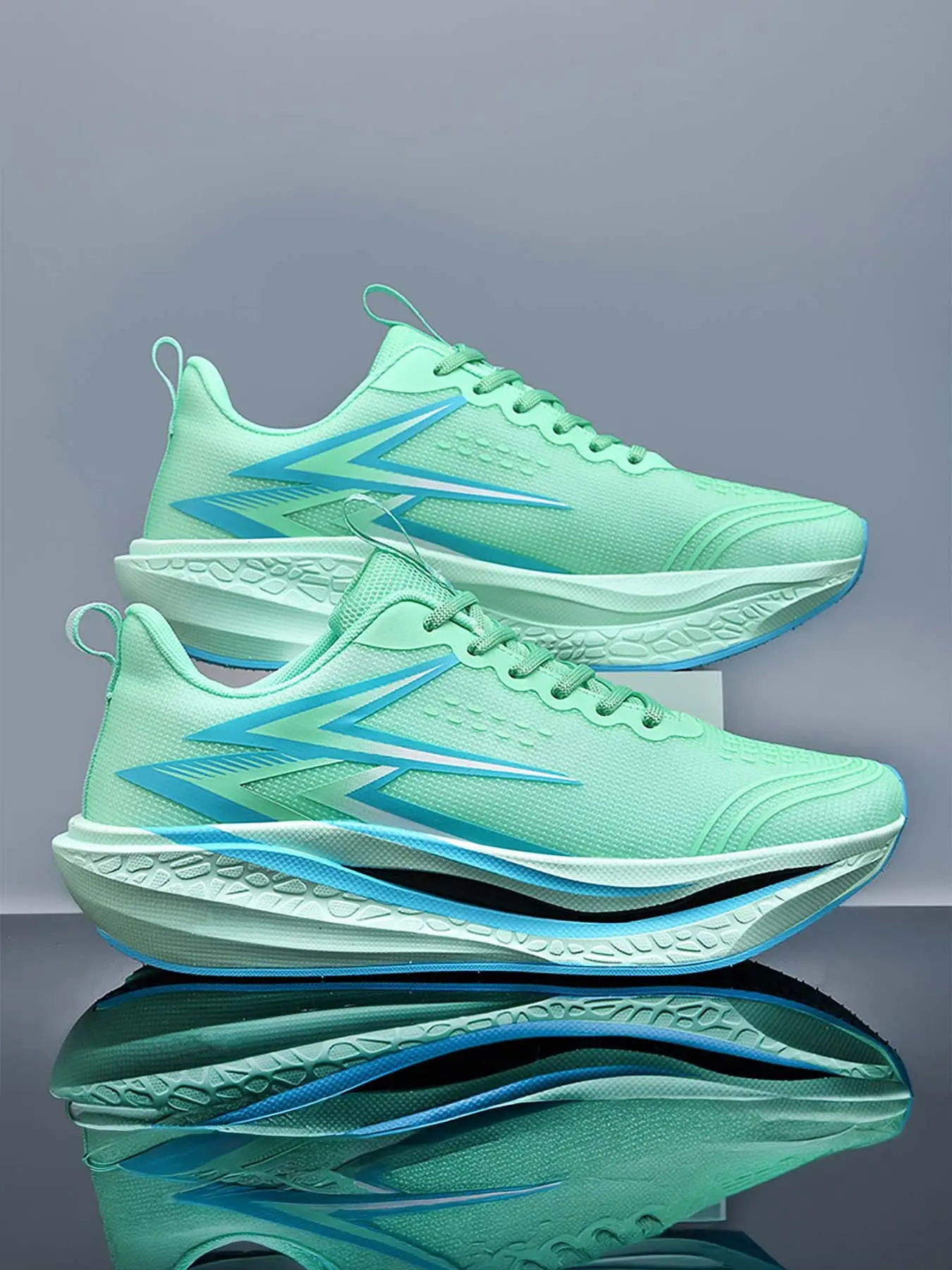 Men's Breathable Mesh Sporty Running Shoes, Shock-Absorbing Responsive Sneakers, Lightweight Non-Slip Gradient Color Running Shoes