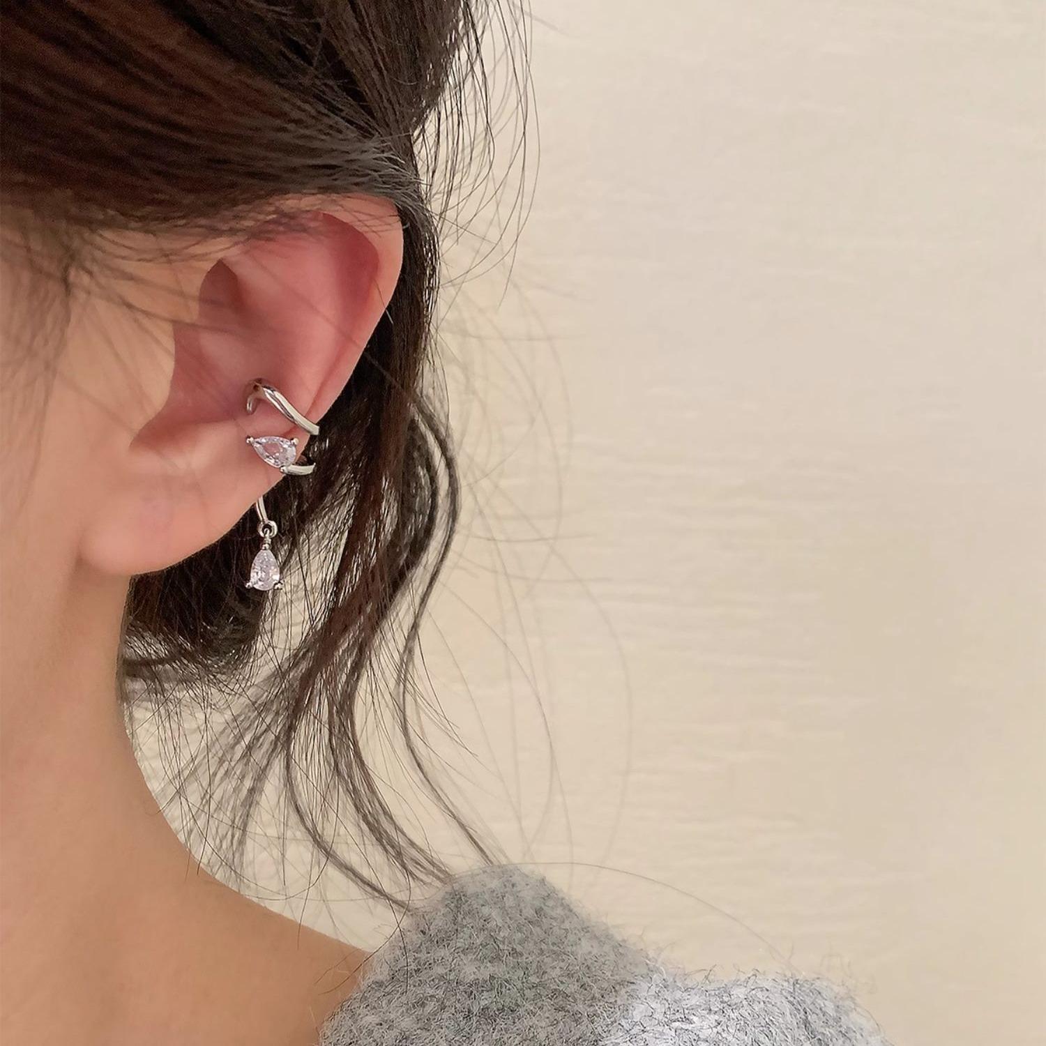 Elegant No Piercing Ear Cuff for Women, Simple Design, Versatile Ear Clip, Comfortable Wear, Perfect for Commuting and Dates