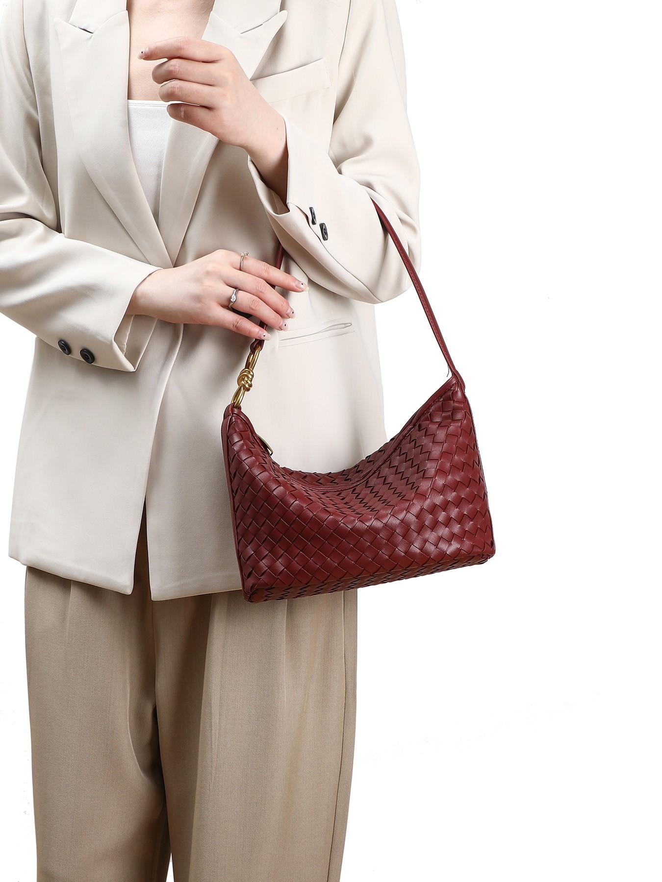 Handmade Woven Bag for Women, Single Shoulder Crossbody Bag, Vintage Resort Style, Soft Leather Texture, Versatile and Stylish