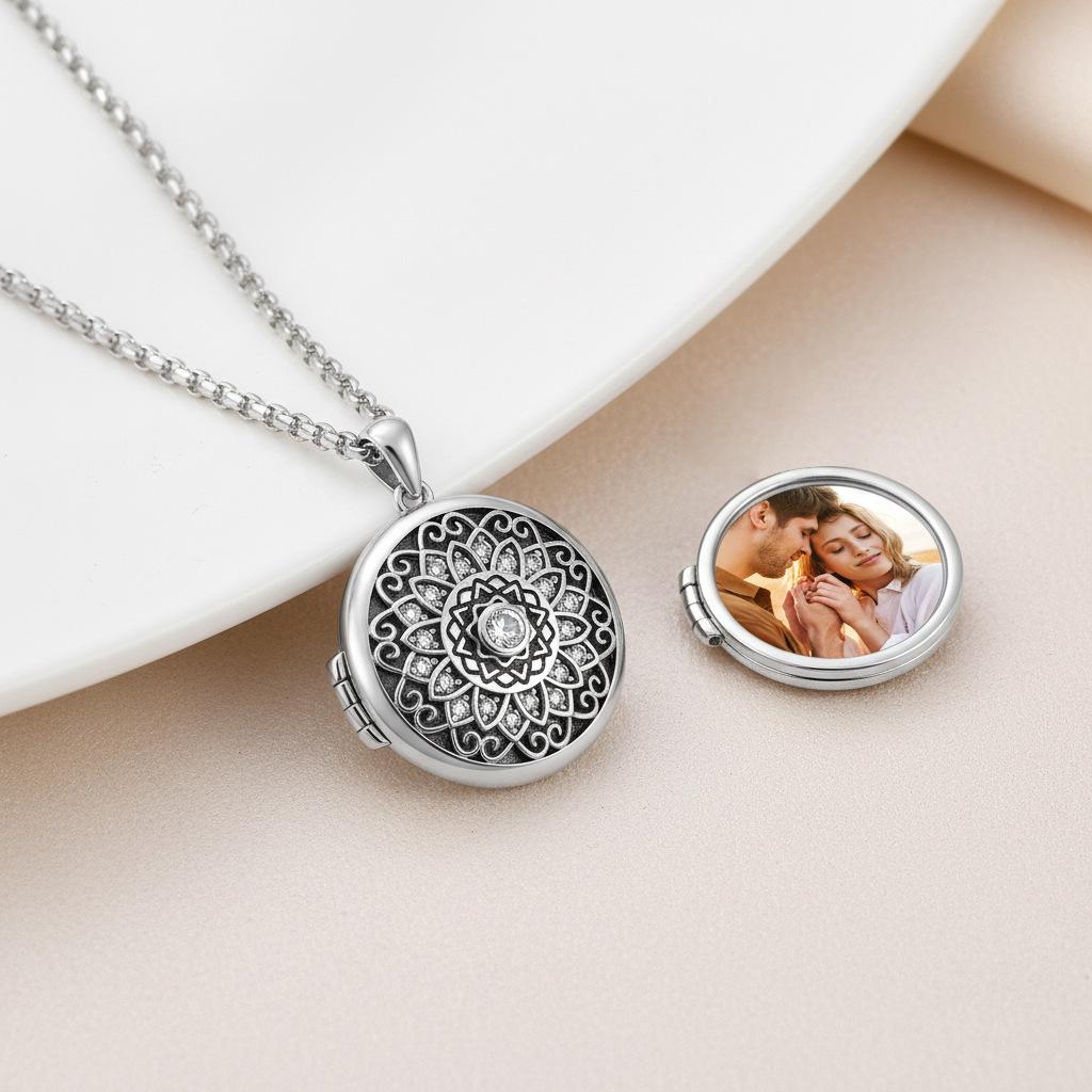 Celtic Locket Necklace Vintage Copper Locket Pendant, Memorial Album Chain, Ideal Gift for Wife Girlfriend, All Seasons