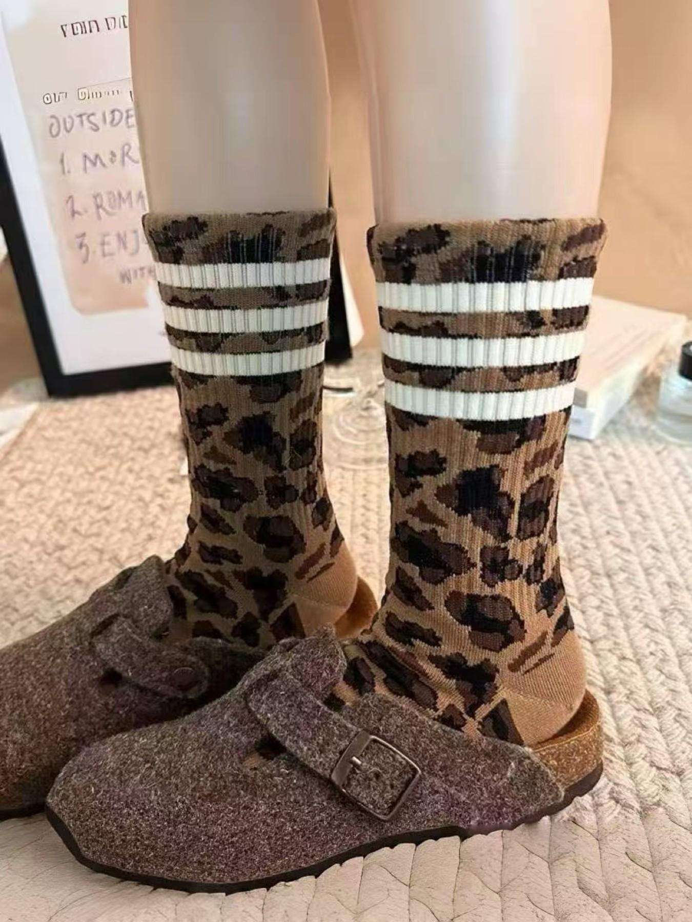 3 Pairs Women's Leopard Print Crew Socks, Fashionable and Comfortable, Breathable and Sweat-Wicking, Ideal for All Seasons