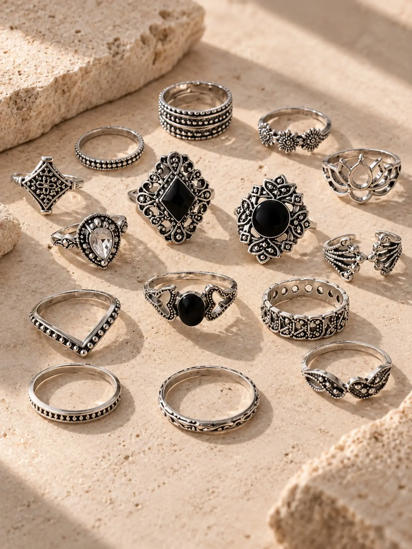 15PCS Vintage Silver Ring Set for Women, Boho Stackable Knuckle & Midi Rings with Black Crystal, Flower and Heart Designs, Y2K Gothic Jewelry Set, Bohemian Stackable Rings