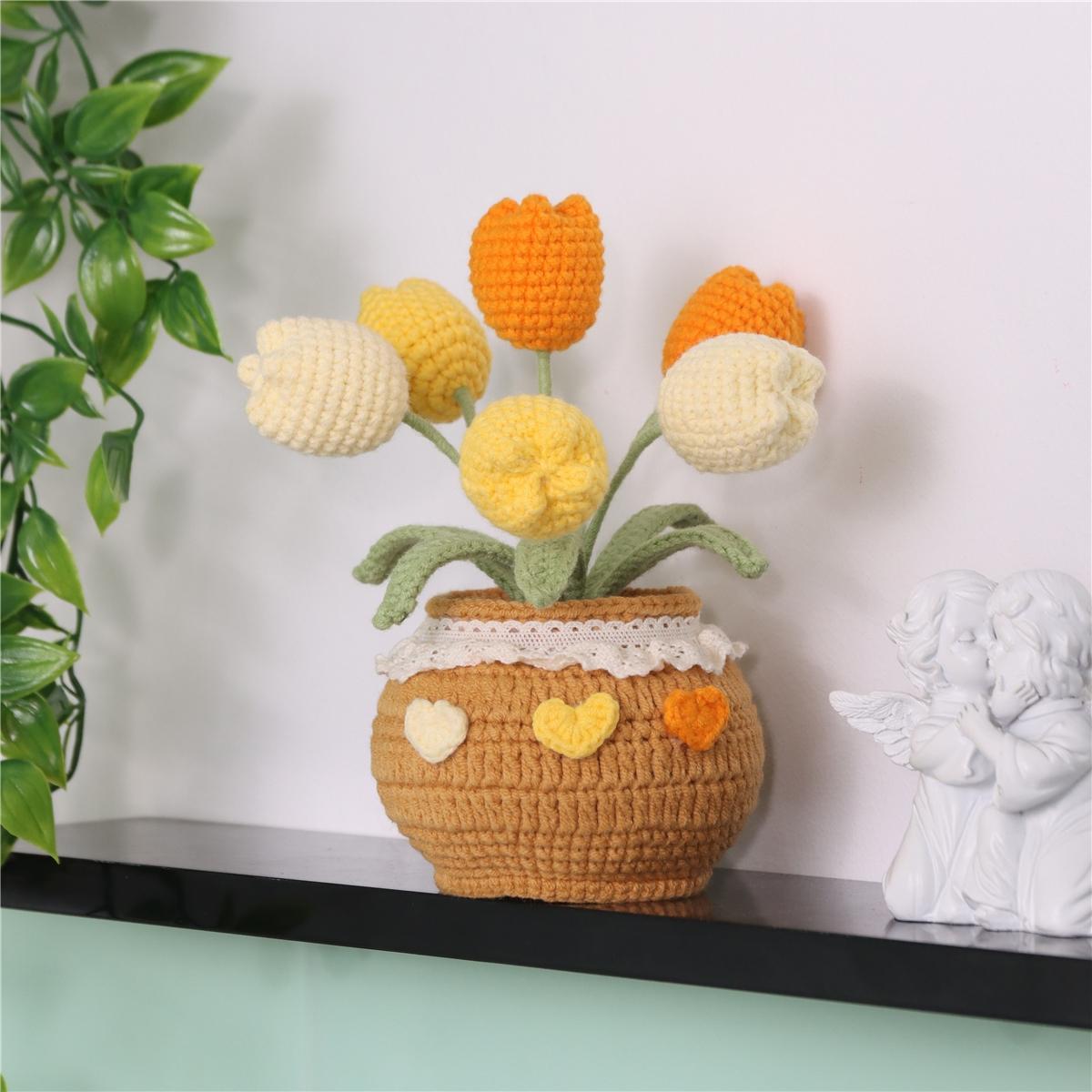Room Decor Indoor Plants Handmade Crochet Tulip Potted Plant, 1 Count Knitting Tulip Potted Plant, Christmas 2024 Ornament, Tulips Artificial Crochet Bouquet Desktop Decoration for Home Office, Gift for Friend & Family, Flowers, Interior