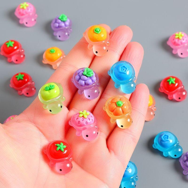 20pcs Mini Resin Tortoise Turtle Figurines + 1pc Mini Luggage Box Set, Random Shipping, Decorative Home Decor, DIY Crafts, Office Desk Decoration, Resin Animal Sculptures, Home Decor Ornament, Cute animal design