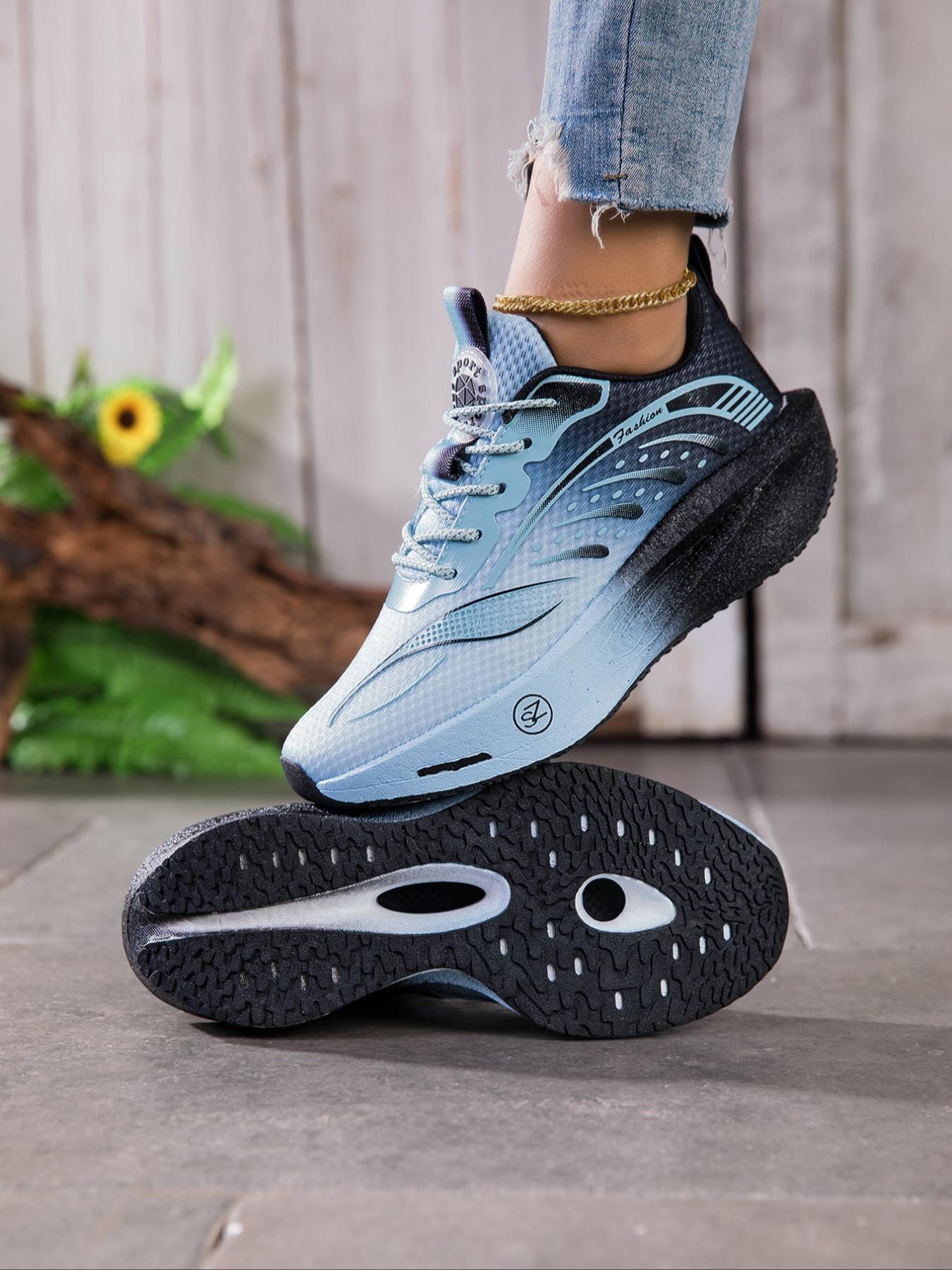 Women's Large Size Carbon Plate Lightweight Outdoor Running Shoes, Casual Ombre Design, Breathable Textile Upper, All Season Wear