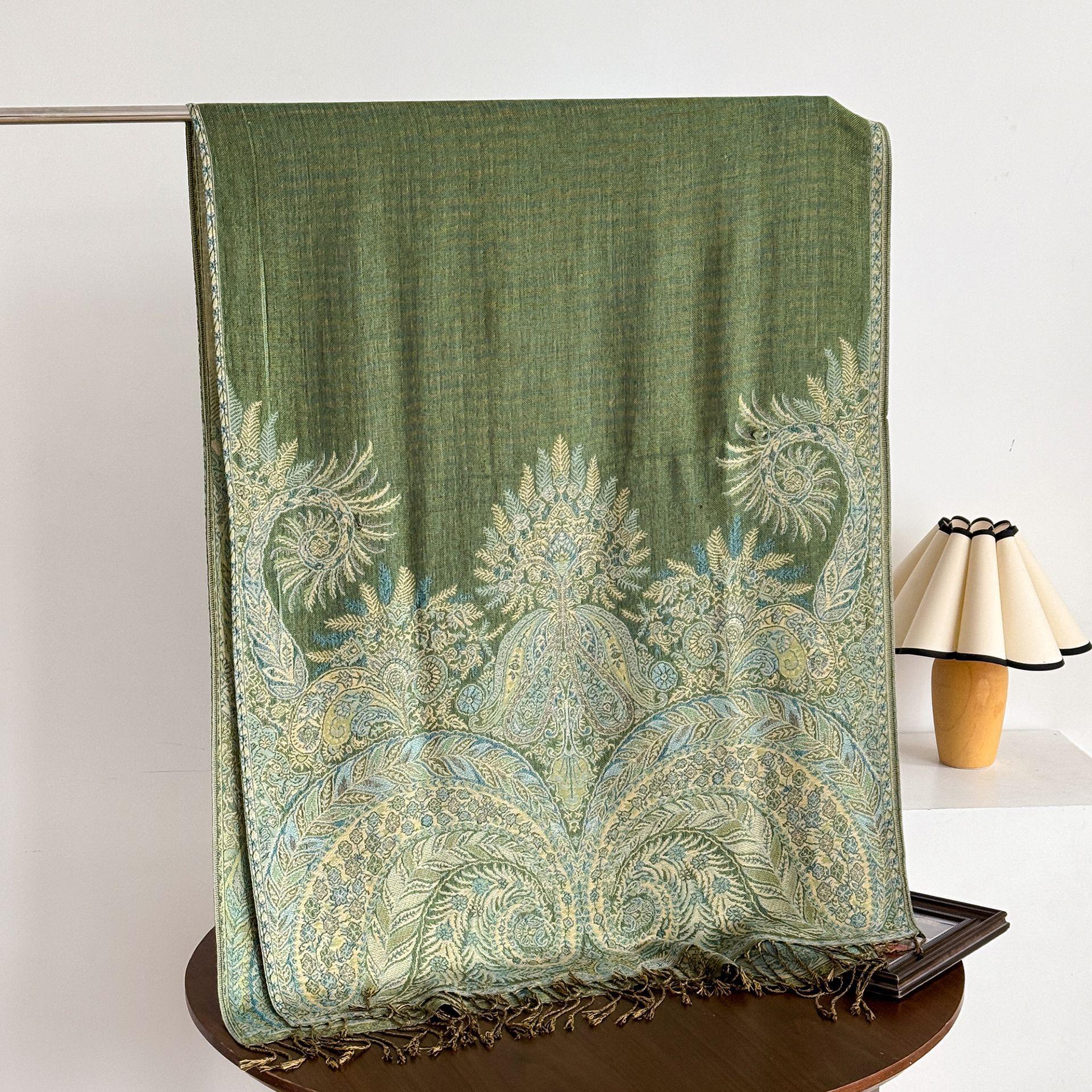 Ethnic style fringe shawl for women, creative palace-patterned scarf for warmth in air-conditioned office.