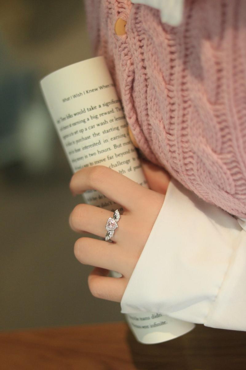 【#283 Flying Heart】0.5Carat Clear/Sakura Pink Heart Synthetic Moissanite Ring in 925 Sterling Silver Gift for her Birthday Mother's Day