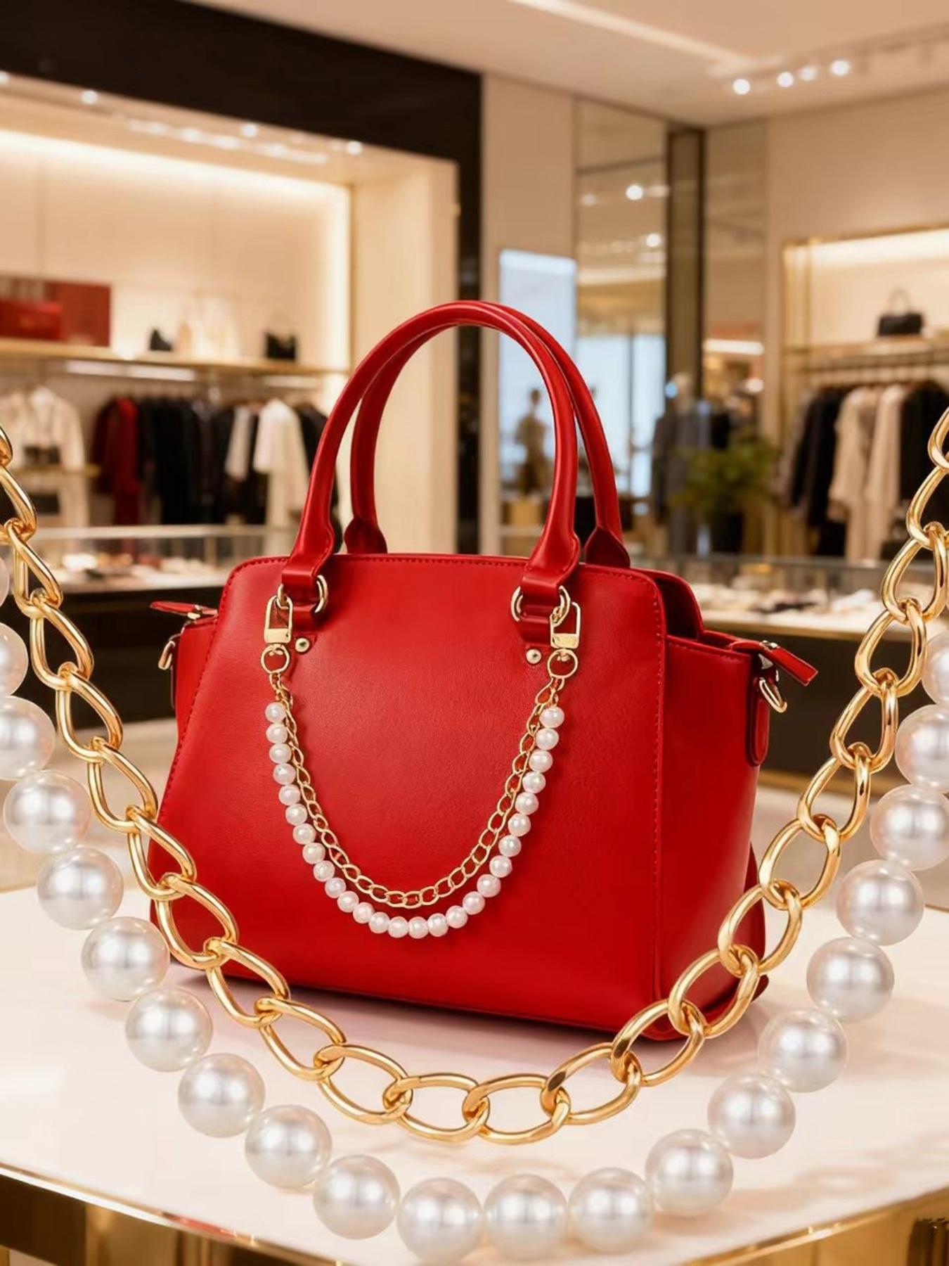 Gentle, delicate, elegant, textured pearl chain with double layered structure design and chain decoration, possessing a sense of hierarchy, widely used, convenient to carry, can be used as bag decoration, Elegant chain handbag