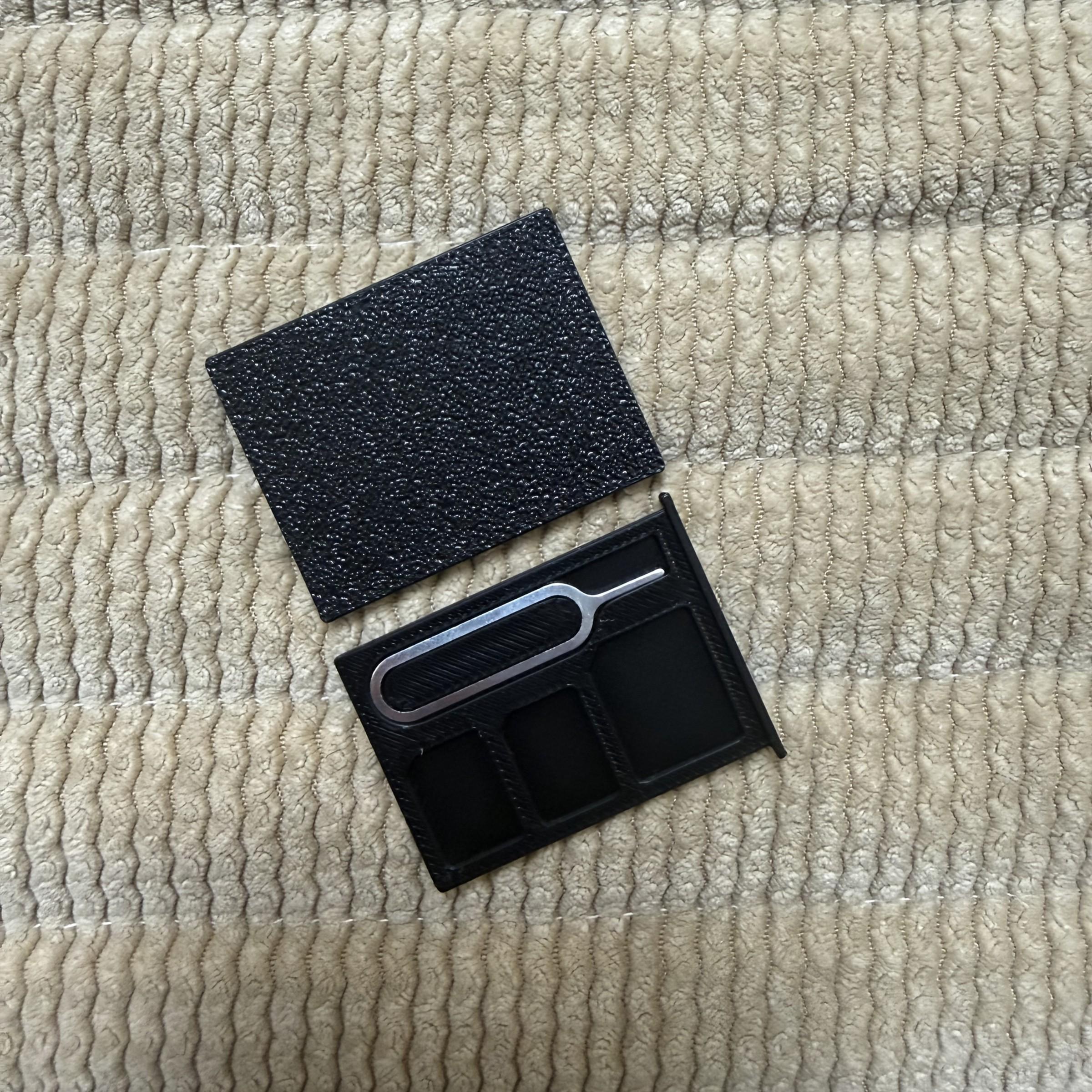 1PC SIM Card Storage Case, Portable SIM Card Case, Includes SIM Eject Pin, Mini Portable Compact Design, Shock- and Dust-Resistant, Secure Storage for SIM and TF Memory Cards, Mobile Phone and Digital Accessories