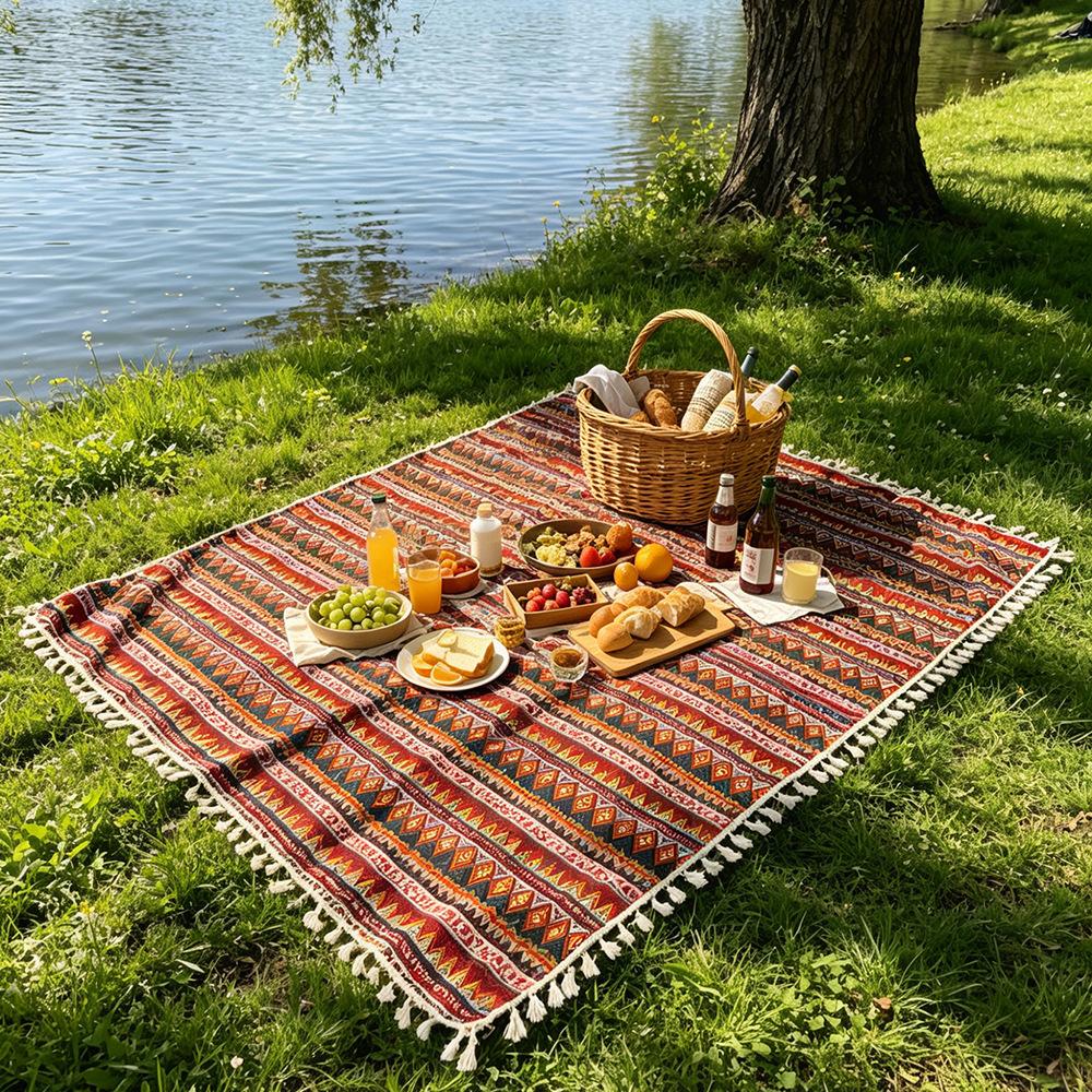 Ins Style Tassel Fringe Picnic Blanket - Vintage Green Plant-Print Camping Mat, Portable Foldable Outdoor Throw for Lake, Lawn (Sports & Outdoor Camping & Hiking Picnicware), Blankets