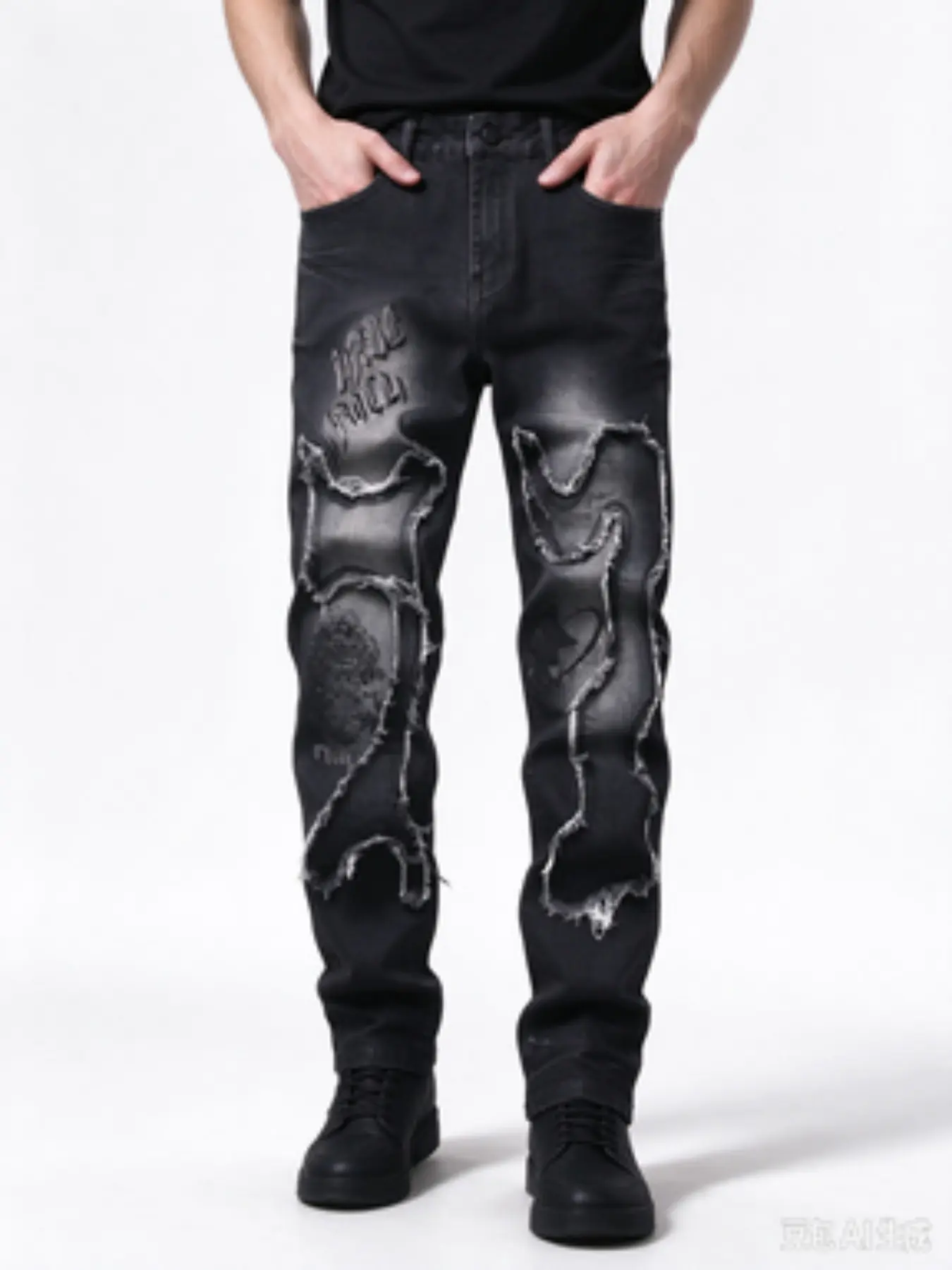 Men's Vintage Patchwork Ripped Jeans, Washed Denim Fabric, Letter Graffiti Print, Frayed Hem, American High Street Micro-Rise Long Pants, Streetwear Ripped Jeans