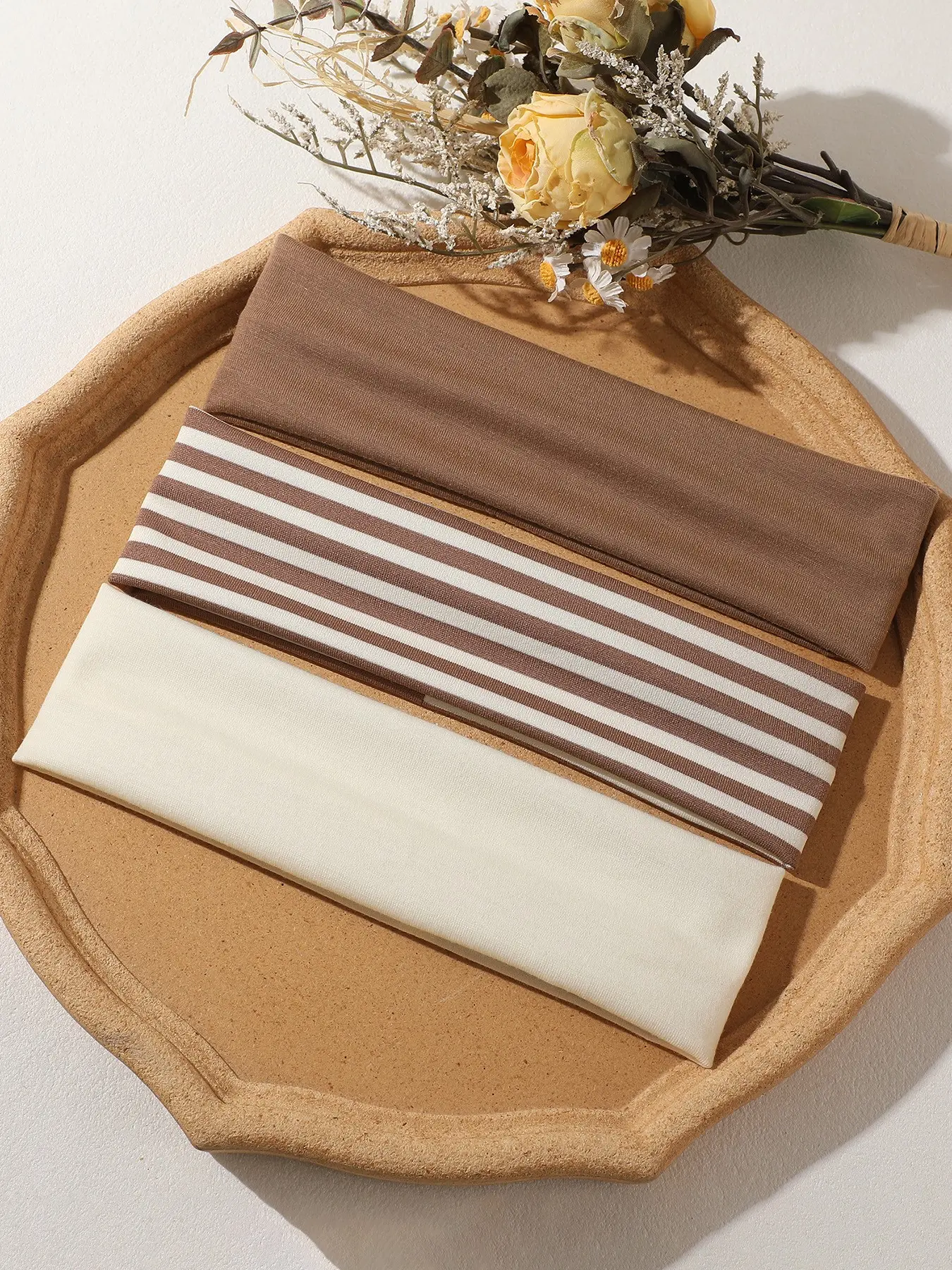 Women\'s Brown Beige Thin Elastic Headbands Running Sweatbands Hair Accessories Beige Laze Headband | No-Slip Workout Headband with Built-In  main image 4