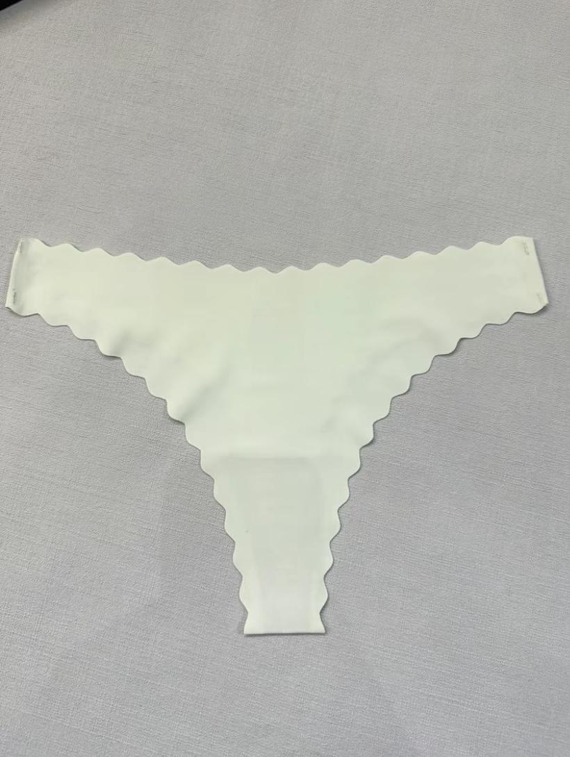 20-Pack Women's Seamless, Breathable and StretchPanties with Low-Rise Design. Sexy underwear perfect forbeach outings, parties, camping and family gatherings