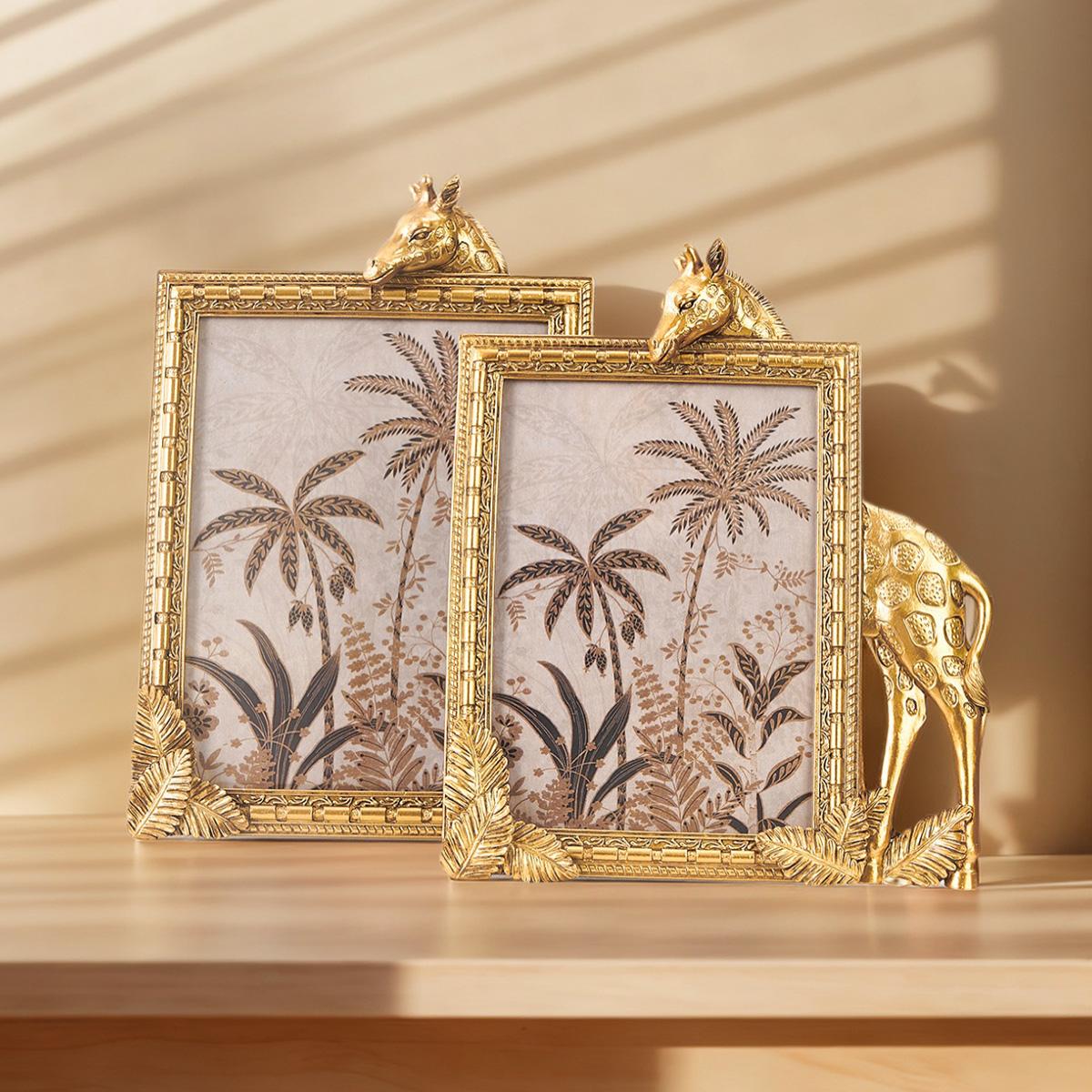 Golden Resin Long Neck Giraffe Decorative Frame, Rectangular Photo Display for Home Decoration, Ideal for Photography Props