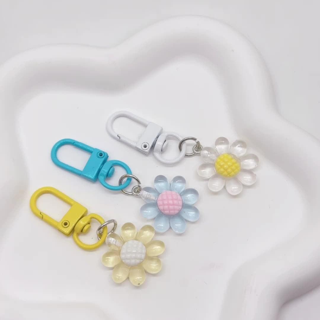 10-Pack Floral Resin Keychains, Elegant Flower Design, Durable Resin Material, Perfect for Gifts & Daily Use, Stylish Accessory
