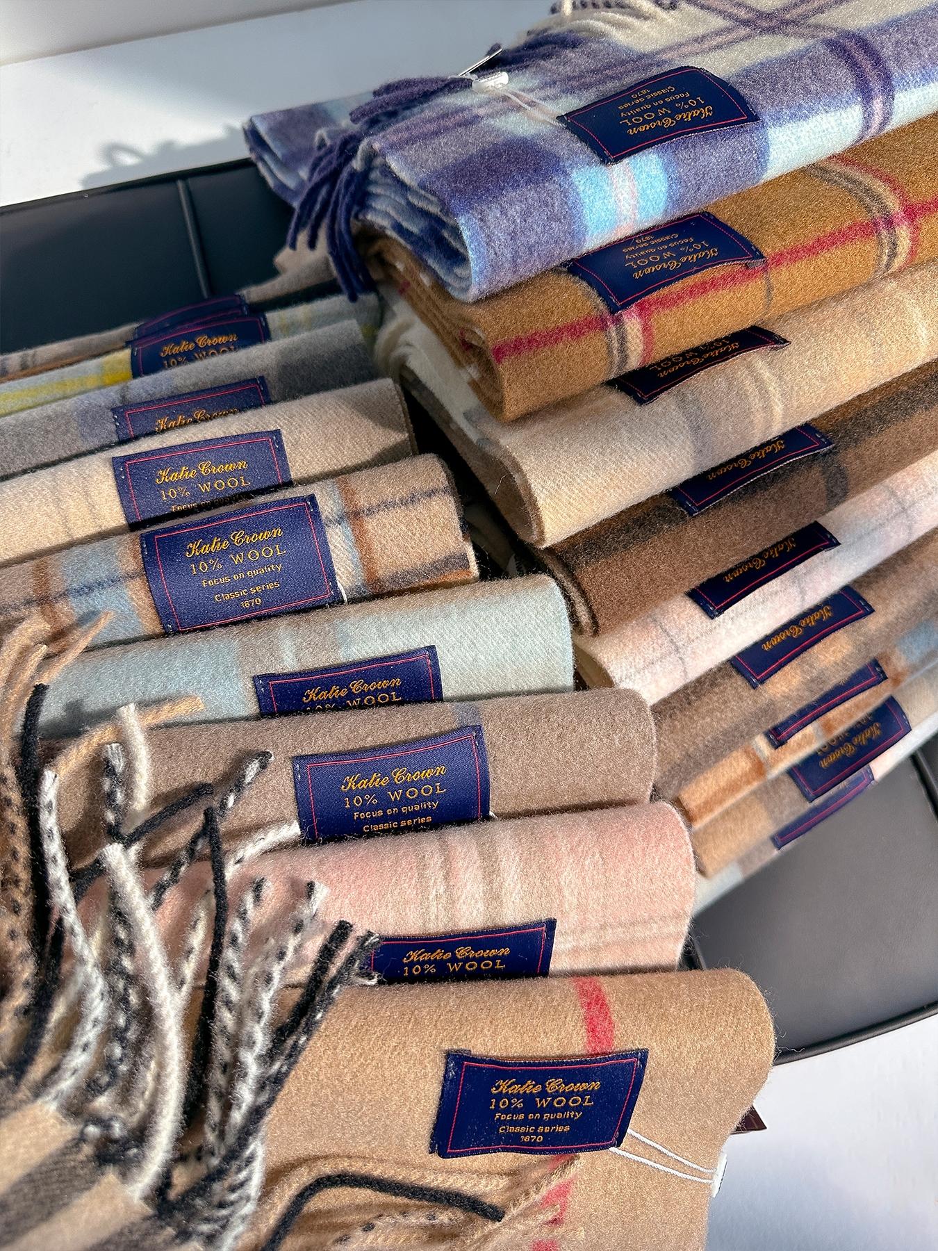 Women's Plaid Pattern Scarf, Casual Fitted Structure Design, Warm Daily Wear Accessory, Fashionable Comfortable Multifunctional Shawl for Fall & Winter