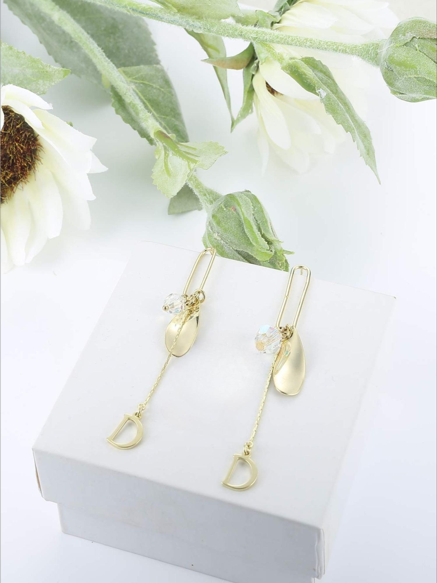 1 Pair Classic Teardrop Initial D Golden Earrings with Shining Swarovski Crystals for Women Men Fashionable Unisex Accessory Glamorous Dangle Design with Exquisite Crystal Hypoallergenic Skin-safe Durable Comfortable for Extended Daily Wear