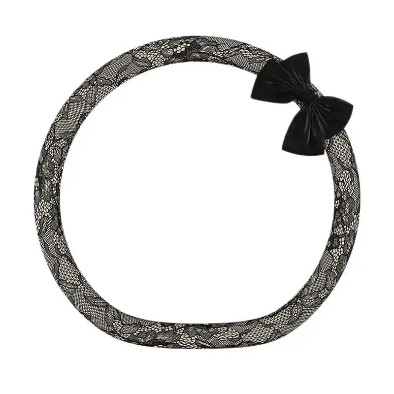 Elegant black D shape