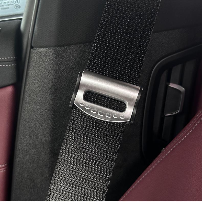Car Seat Belt Adjuster for Pregnant Women, Practical Safety Belt Holder, Adjustable Tightening Device to Prevent Choking