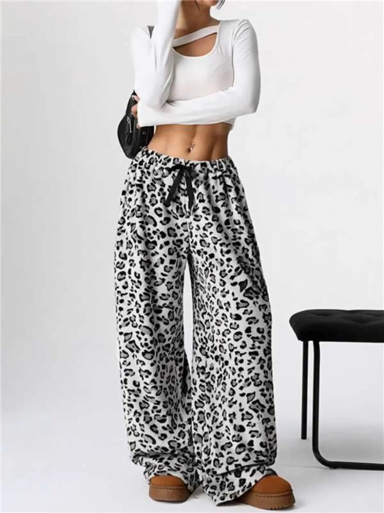 【Black Friday】Women's Fall Winter Y2K Leopard Print Fuzzy Sleep Pants, Loose Fit Casual Outerwear, Comfortable Home Wear, Lazy Style, 1 Piece