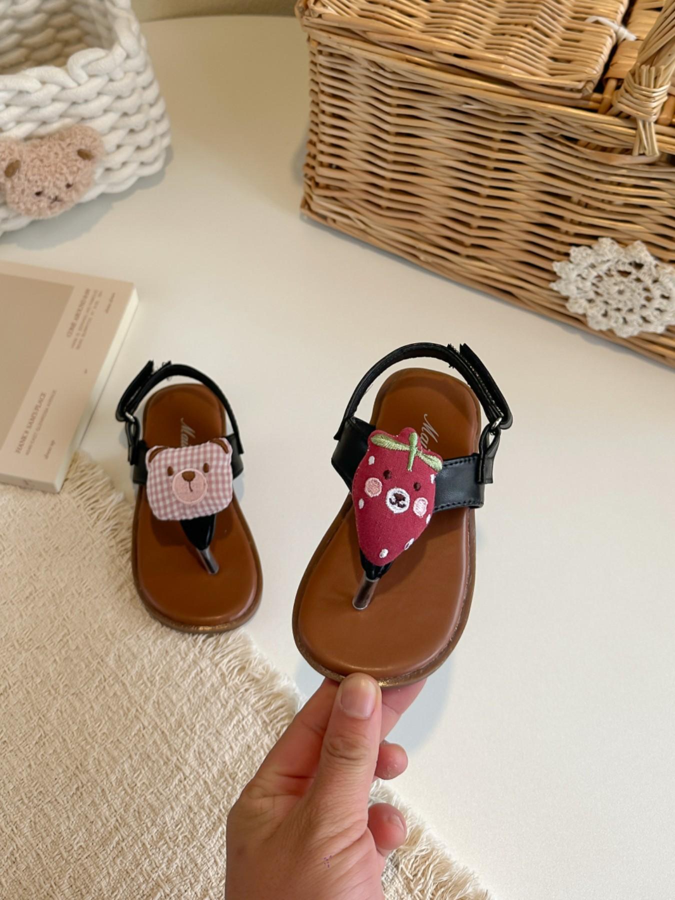 Girls' Elegant PU Leather Sandals, Soft Sole Princess Shoes, Summer Slip-Ons for Kids, Cute Baby Girl Footwear, Plain Pattern