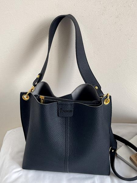 Simple waxed leather bucket bag, PU Tote Satchel, fashionable, casual and versatile wide-strap one-shoulder crossbody bag, textured and trendy one-shoulder commuter bag, Elegant Commuter Bag, suitable for daily wear, commuting and other scenarios