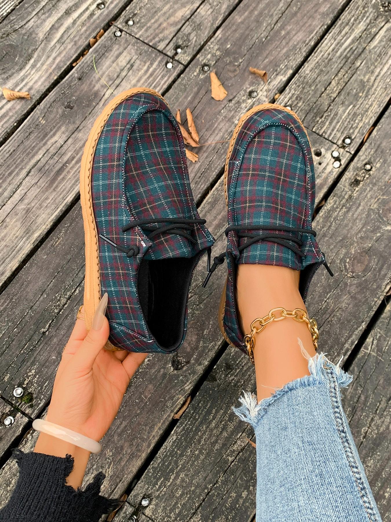 Women's Three-Leaf Clover Slip-On Sneakers, Dark Personality Comfortable Casual Shoes, Eye-Catching Design Must-Have for Trendsetters