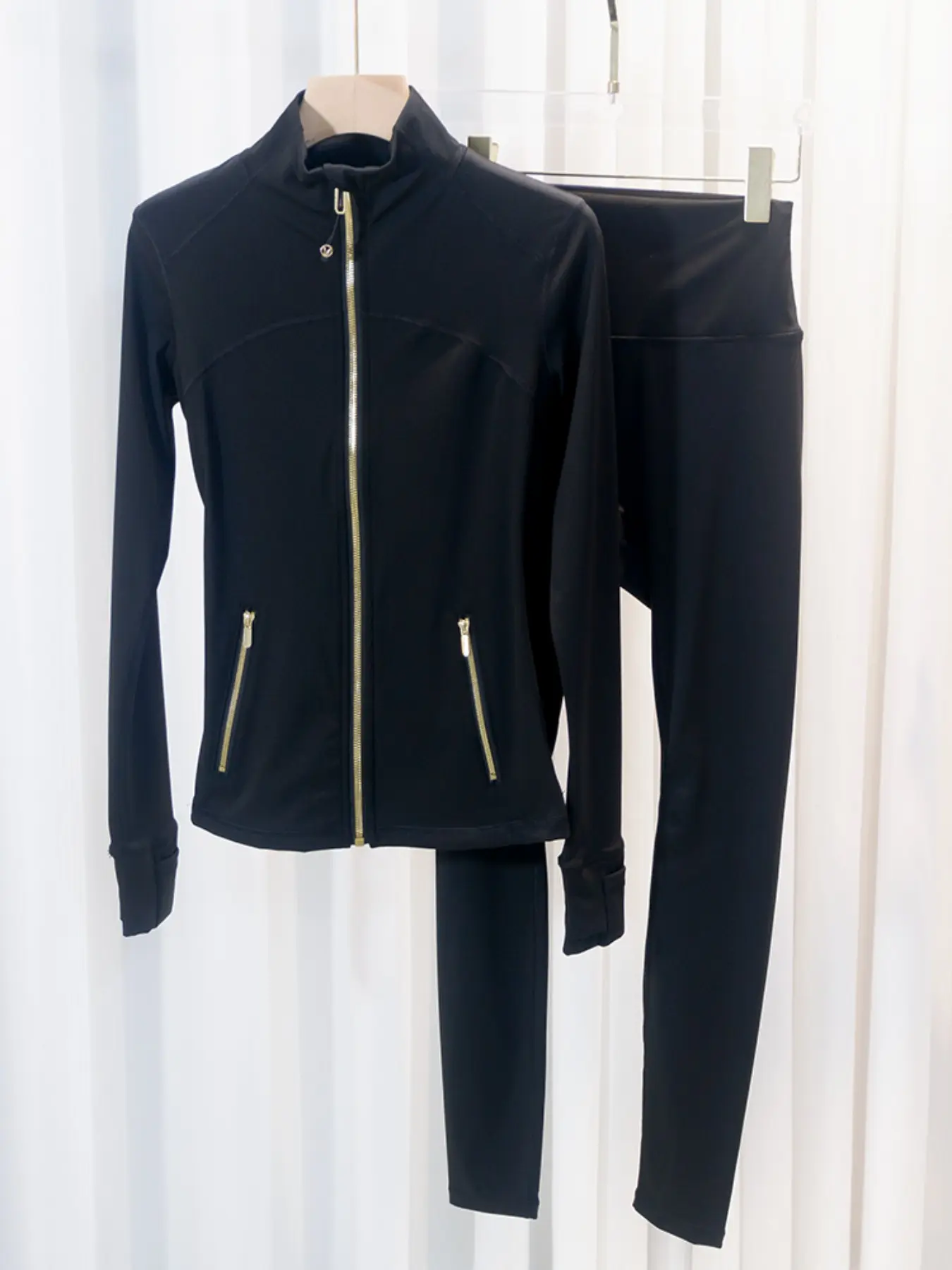 Gold Zipper Sporty Jacket Yoga Set, Long Sleeve Slim-Fit, Elastic Dry Fit, Women's Fall Winter Casual Fitness Bike Wear, Plain Design