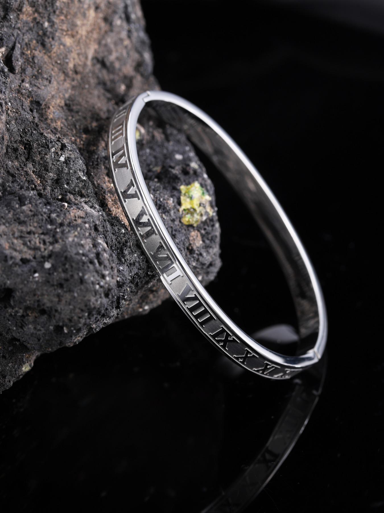 Unisex Street Style Roman Numerals Design Bangle, Gifts for Wife, Minimalist Trendy Bangle Bracelet for Women & Men, Chic All-match Vintage Jewelry As Gift, Elegant Minimalist Bangle