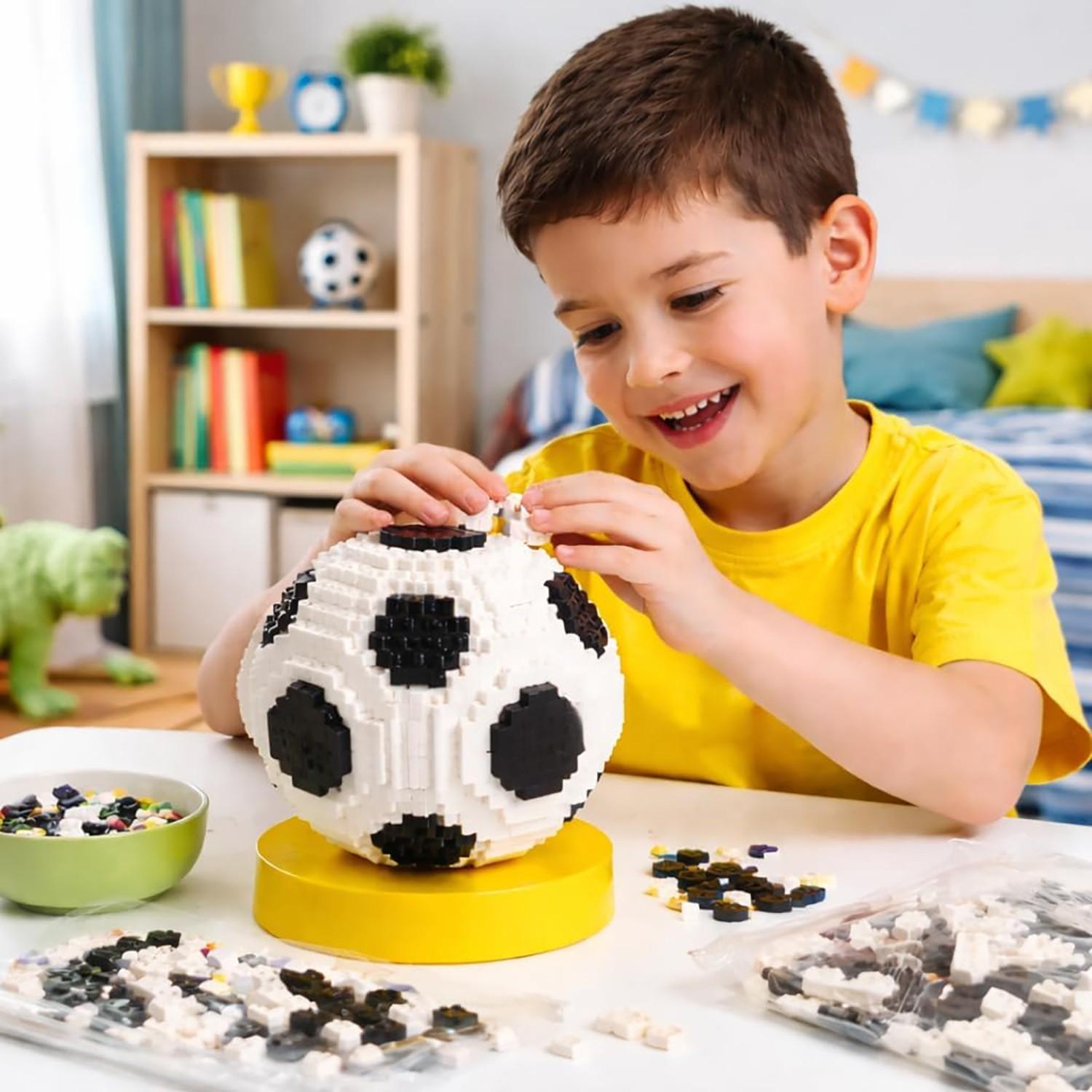 Football Building Blocks Set, 850 Pieces Stem Educational Toy for Kids Aged 8+, Micro Particles Construction Kit, Unisex Gift