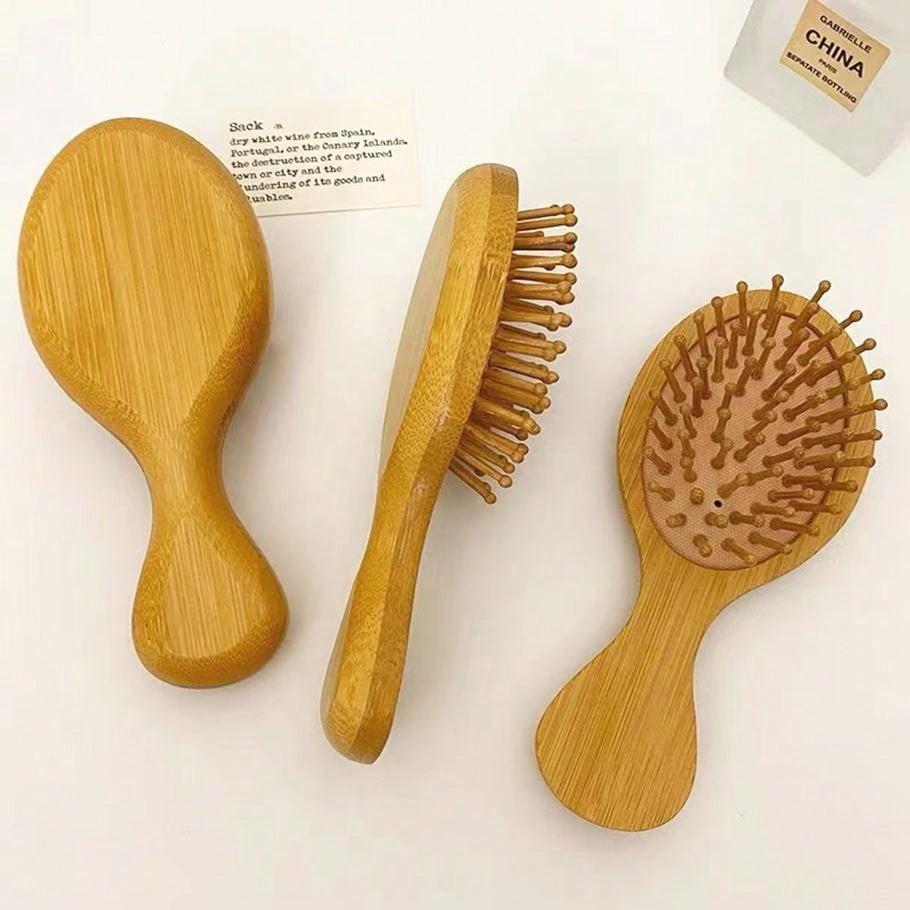 Anti-Static Massage Comb for Long Curly Hair, Smooths Without Tangling, Protects Hair, Prevents Hair Loss, Gentle on Hair